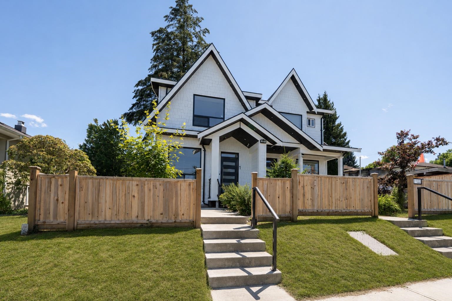 1 122 EIGHTH AVENUE, R3159230, BC,