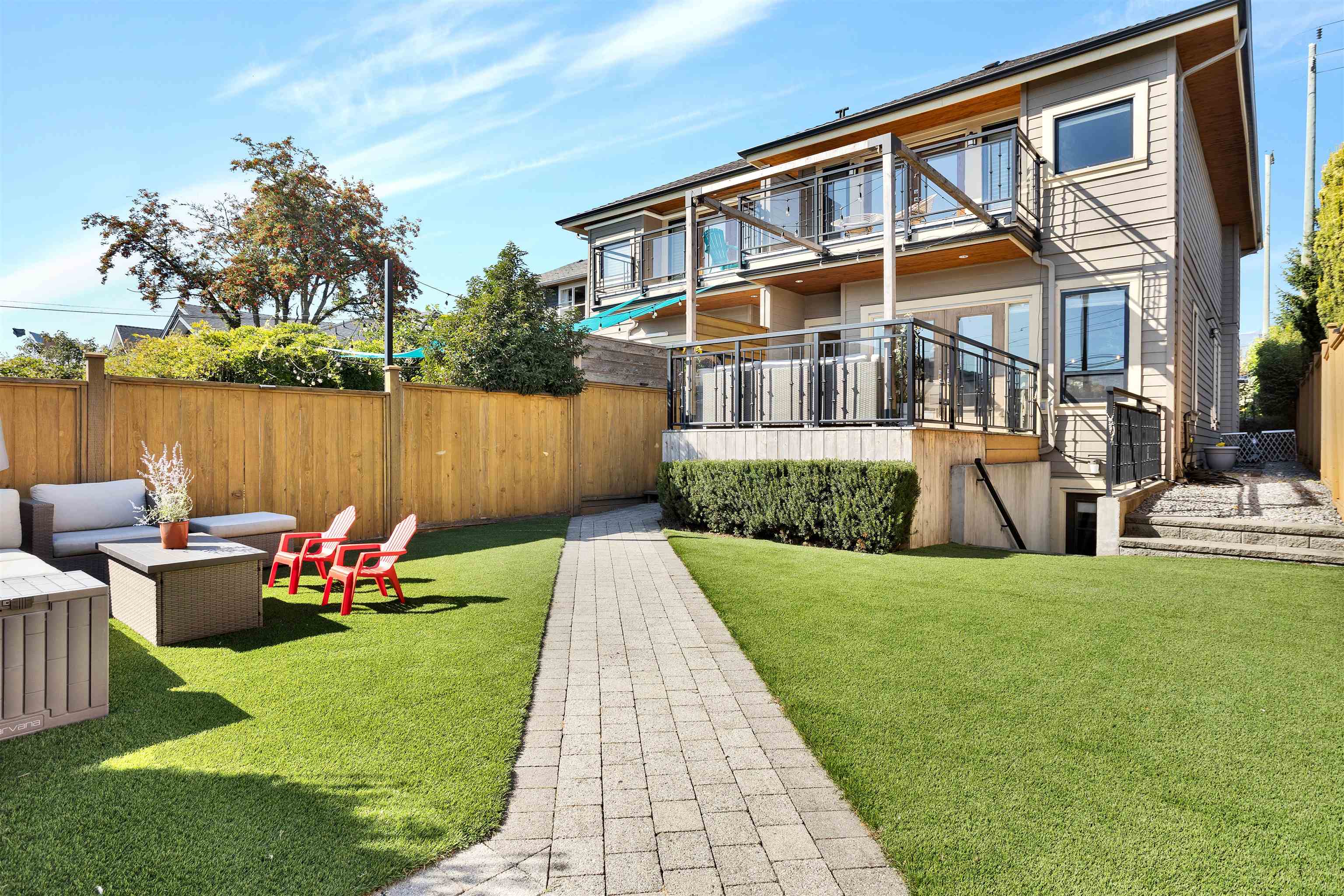 545 E 4TH STREET, North Vancouver BC V7L 1J7, R3159289, BC,