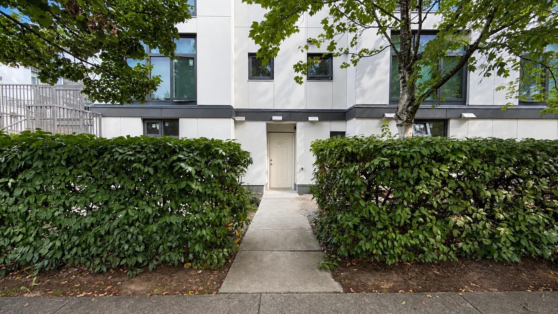 1 2528 BROADWAY, R3159385, BC,