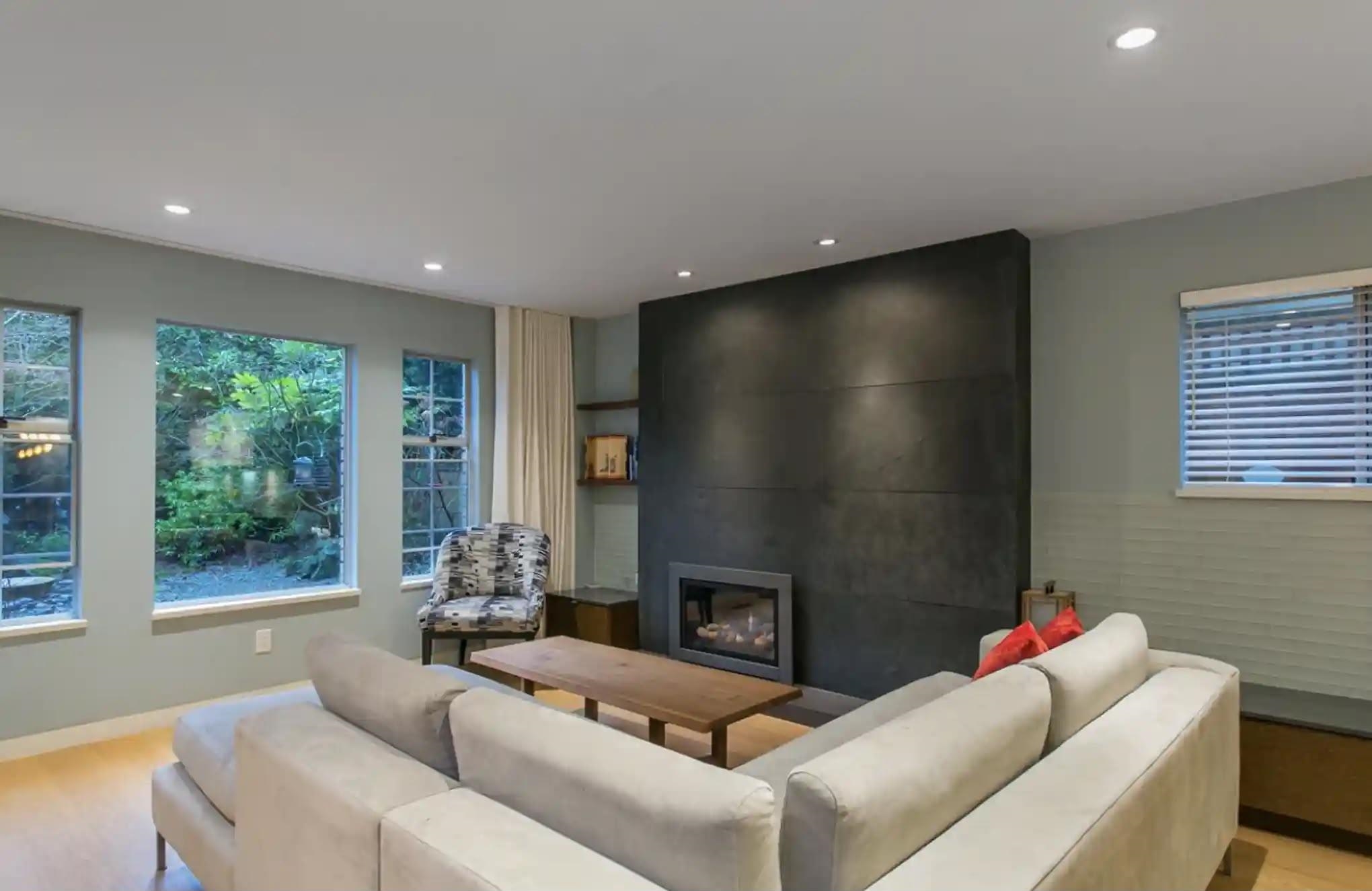 Ground Floor 453X 16TH AVE W, R3159559, BC,