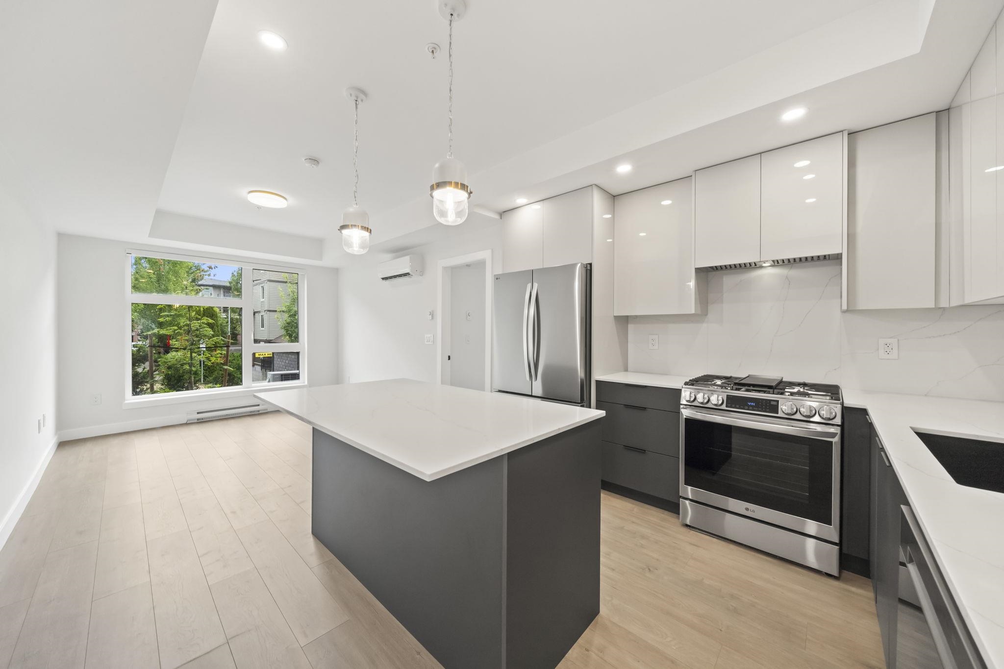 103 15353 17 AVENUE, R3159637, BC,