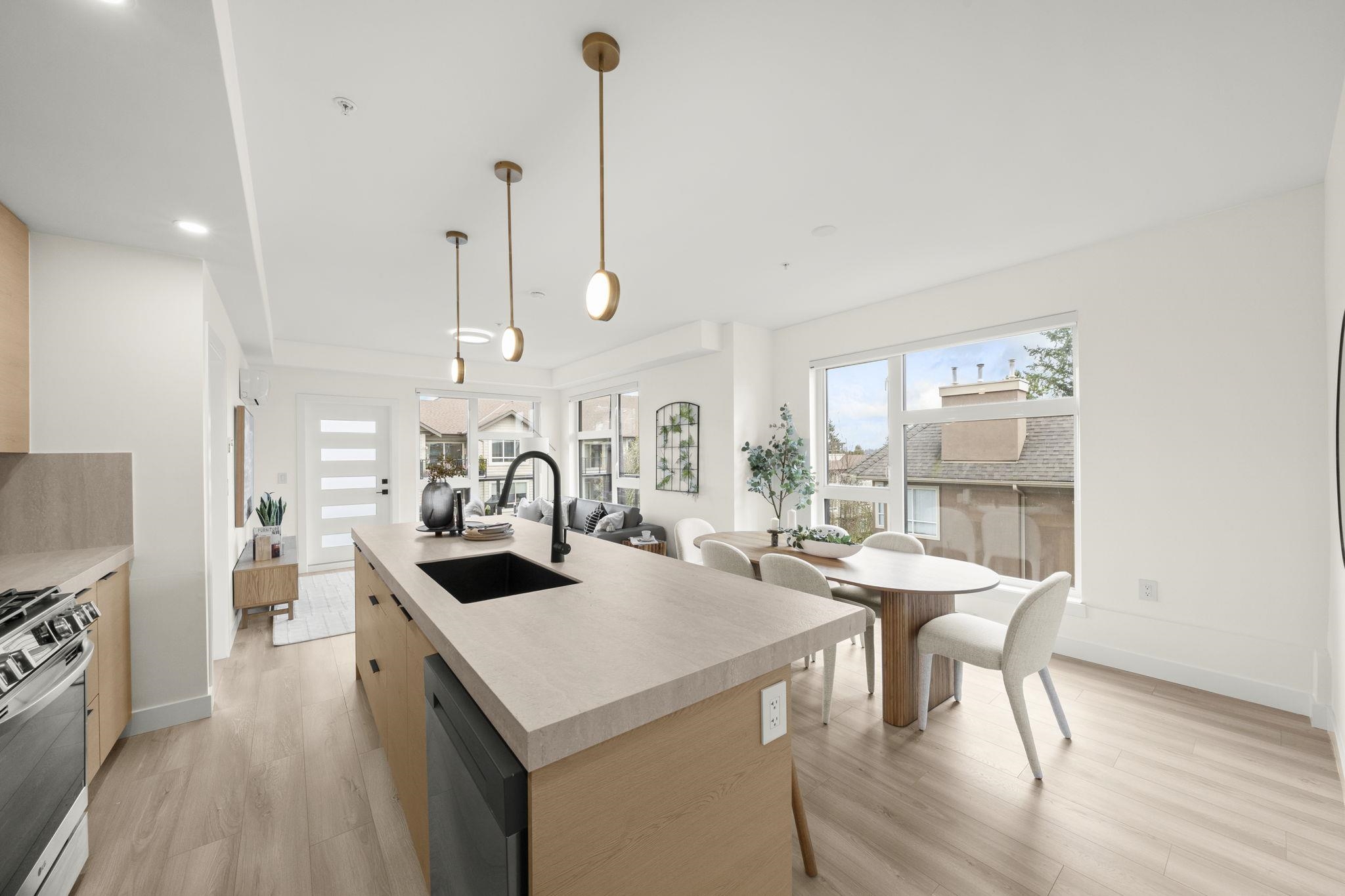 304 15353 17 AVENUE, R3159638, BC,