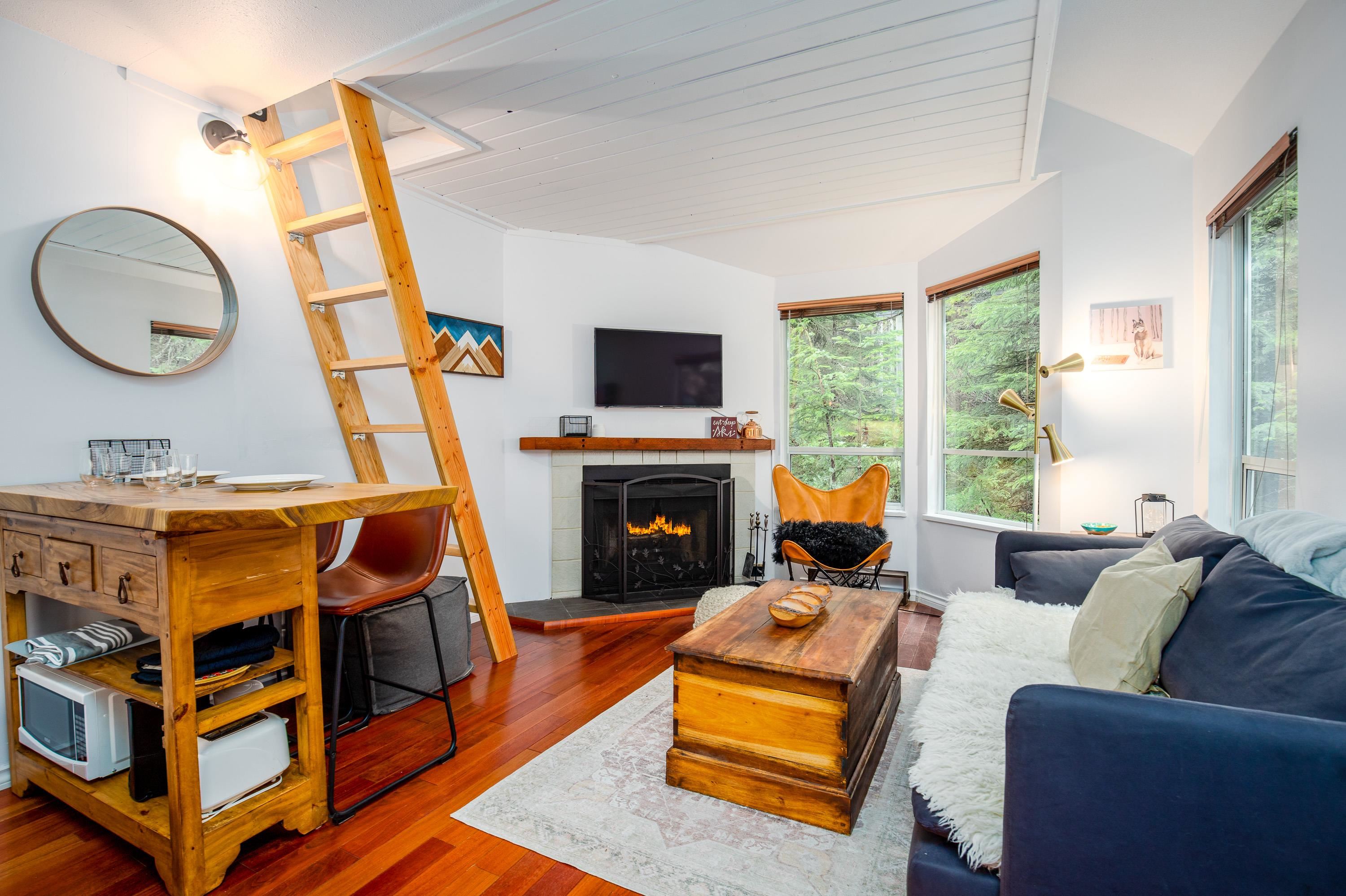 4 2247 SAPPORO DRIVE, R3159689, BC,