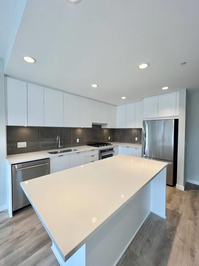615 COTTONWOOD AVENUE, Coquitlam BC V3J 0N4, R3159690, BC,