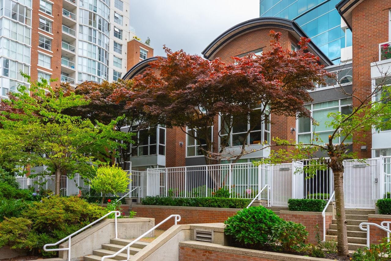 1268 QUEBEC STREET, Vancouver BC V6A 4G7, R3159709, BC,