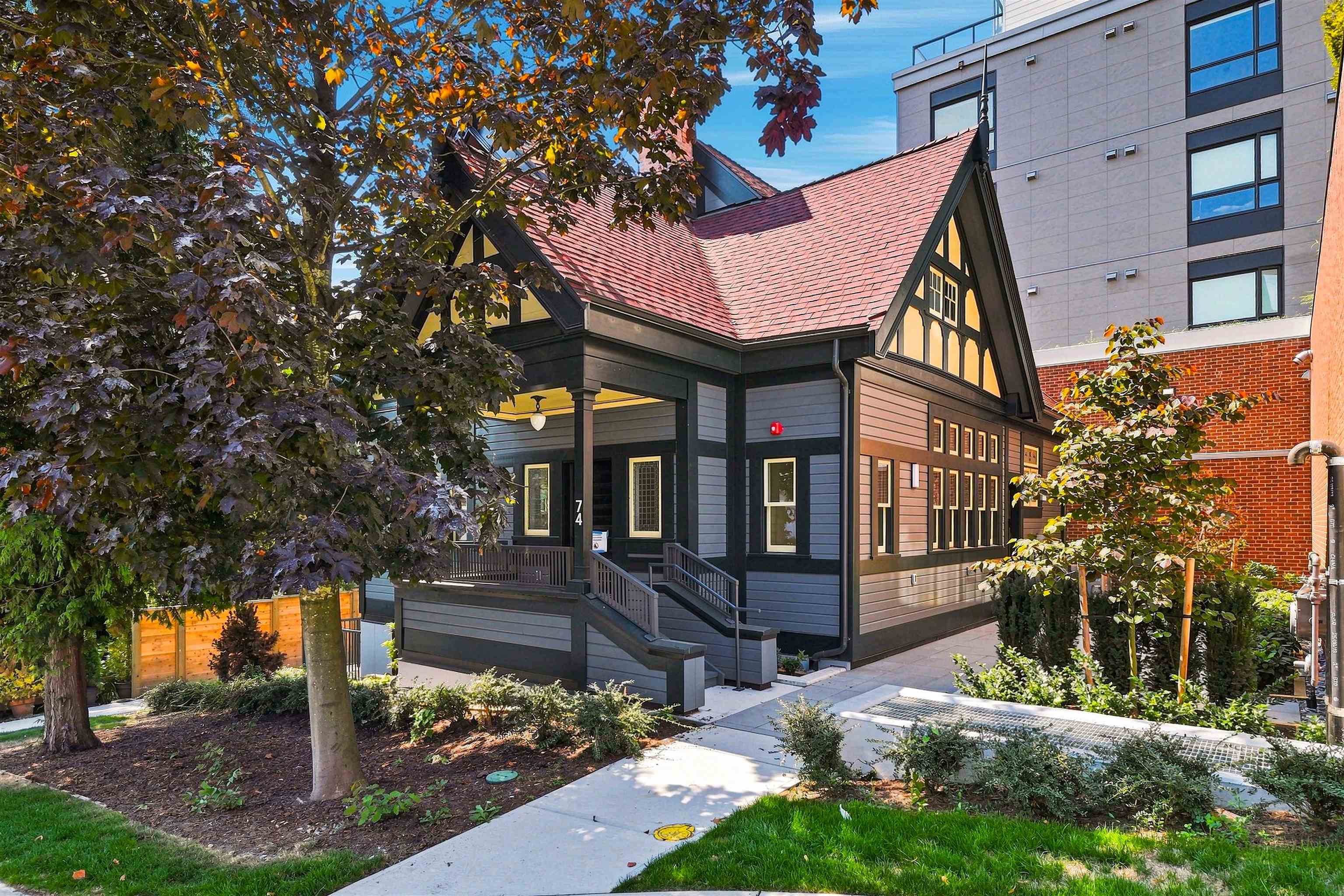74 FIRST STREET, New Westminster BC V3L 2G1, R3159732, BC,