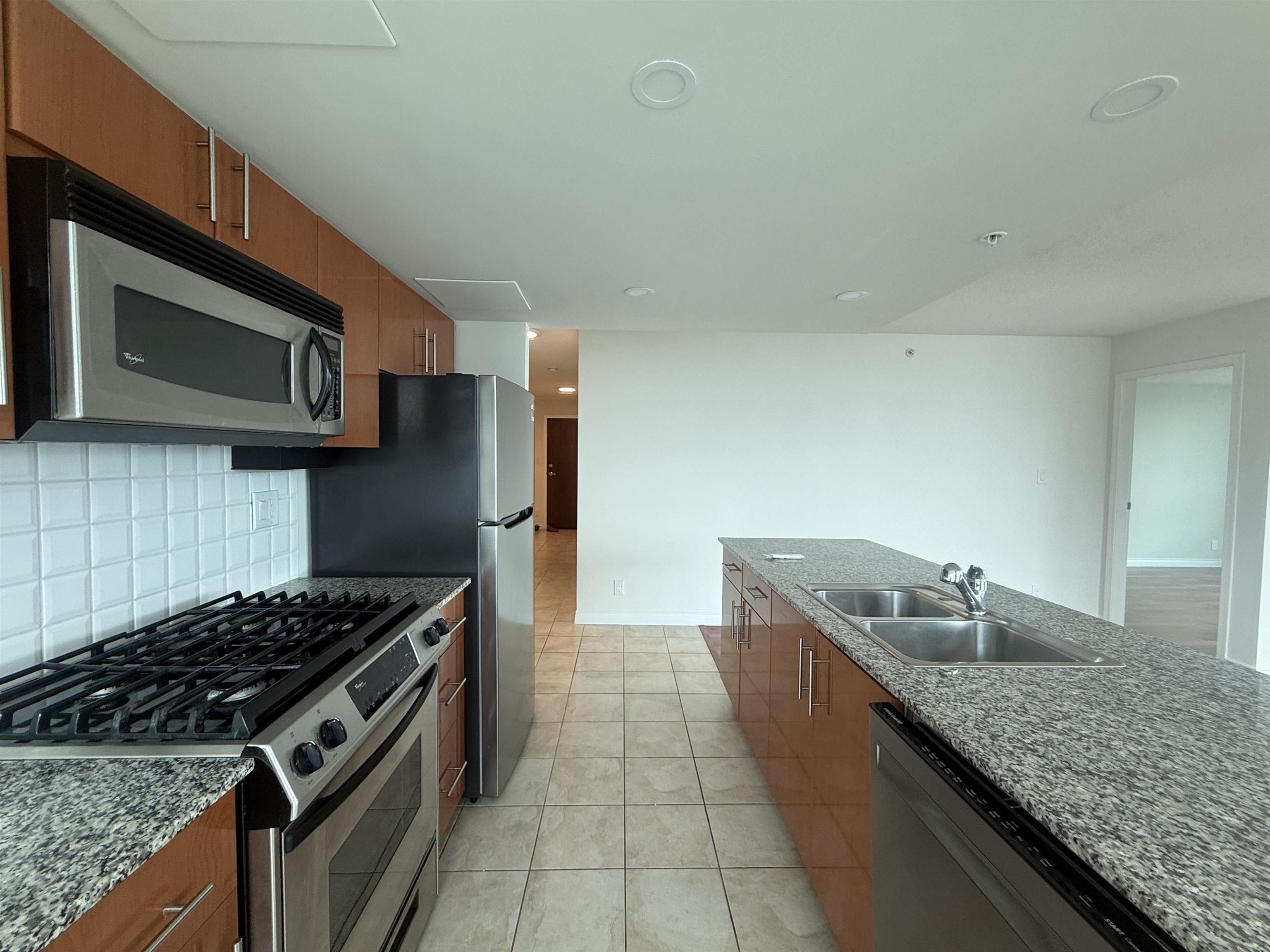 1206 188 ESPLANADE, R3159795, BC,