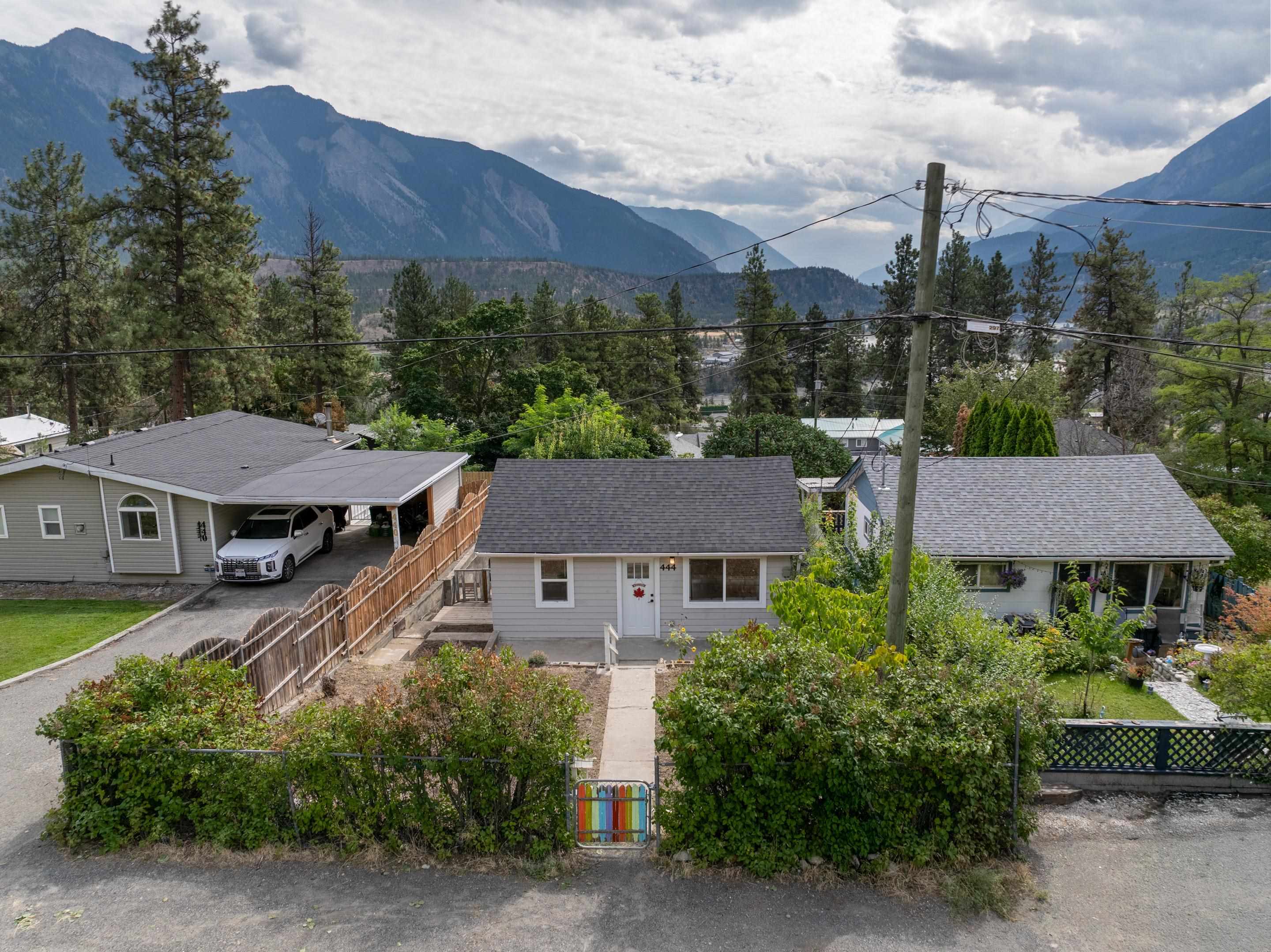 444 VICTORIA STREET, Pemberton BC V0K 1V0, R3159828, BC,
