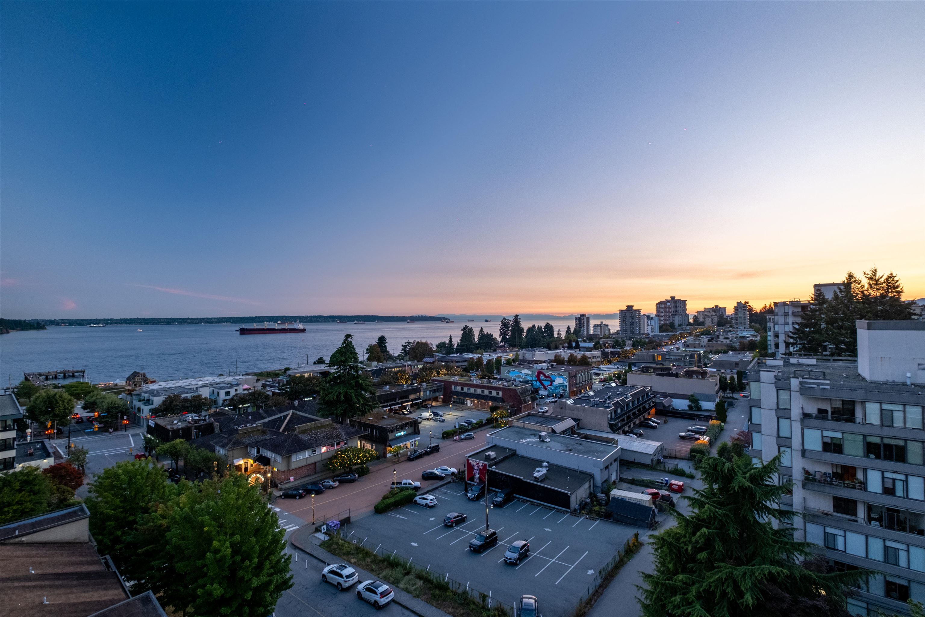 902 1390 DUCHESS AVENUE, R3159891, BC,