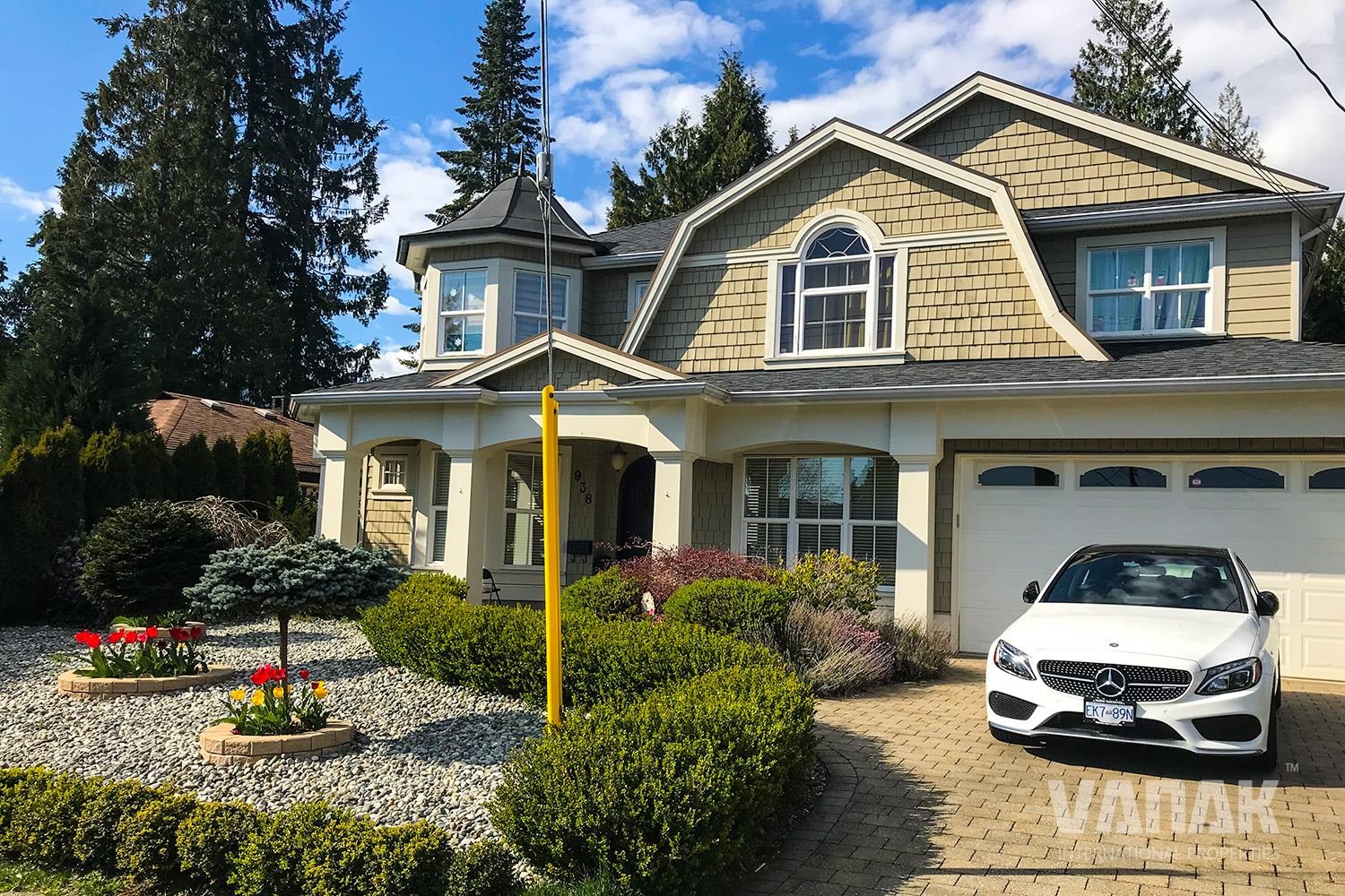 Basement 938 HANDSWORTH ROAD, R3160083, BC,