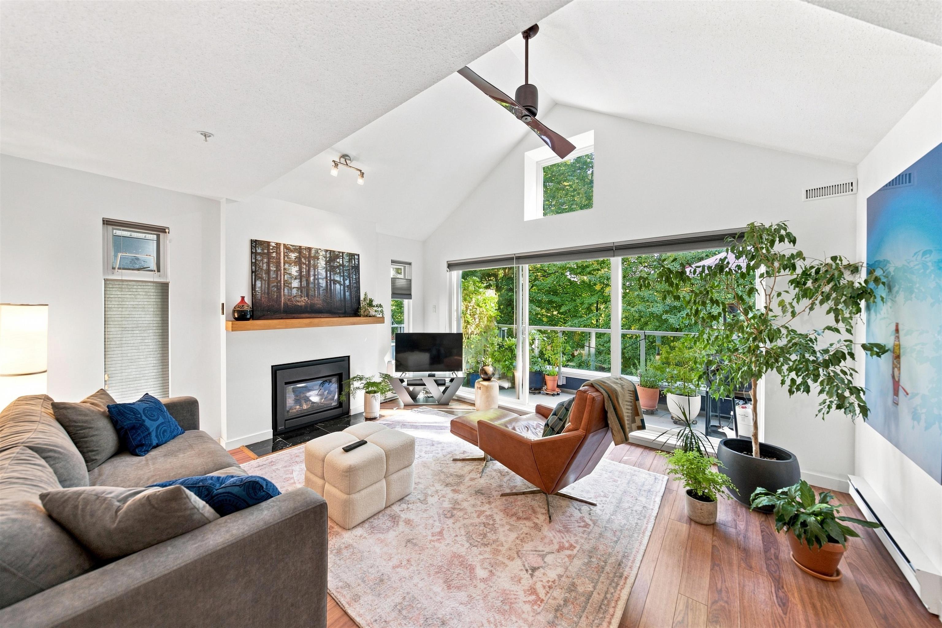 304 865 15TH AVENUE, R3160183, BC,