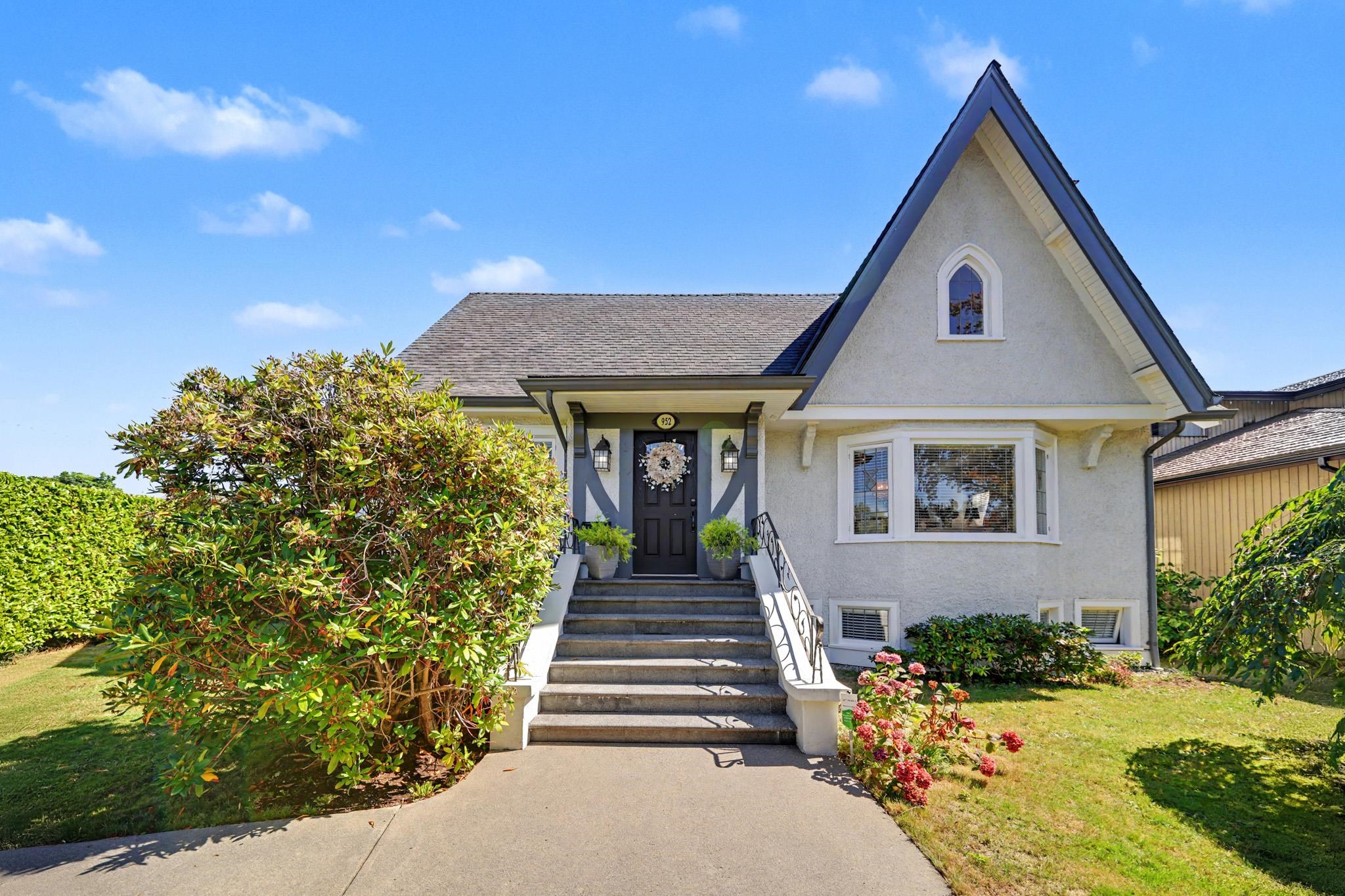 952 GRAND BOULEVARD, North Vancouver BC V7L 3W8, R3160206, BC,