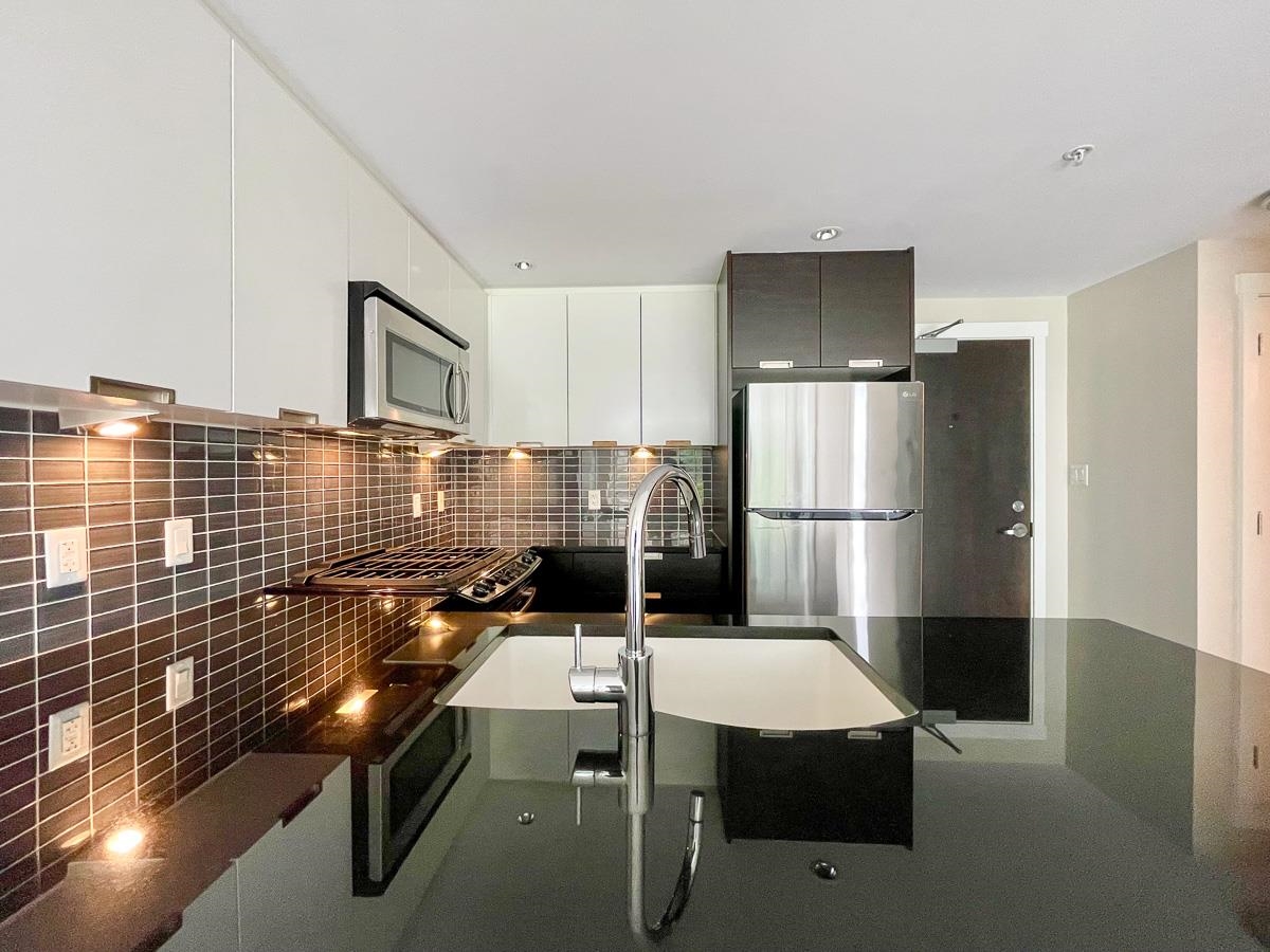 602 2968 GLEN DRIVE, R3160229, BC,