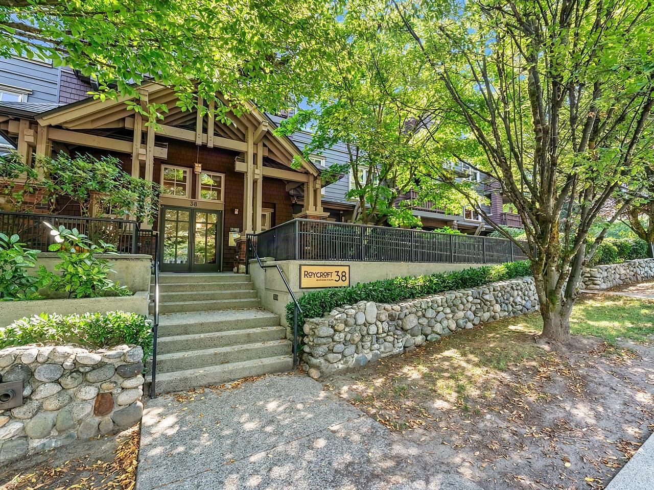 308 38 SEVENTH AVENUE, R3160330, BC,