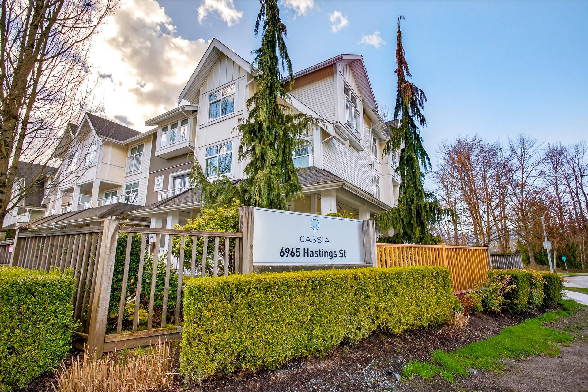 8 6965 HASTINGS STREET, R3160377, BC,