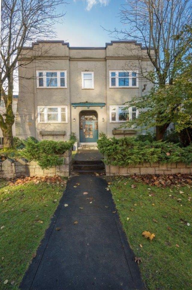 9 1086 10TH, R3160389, BC,