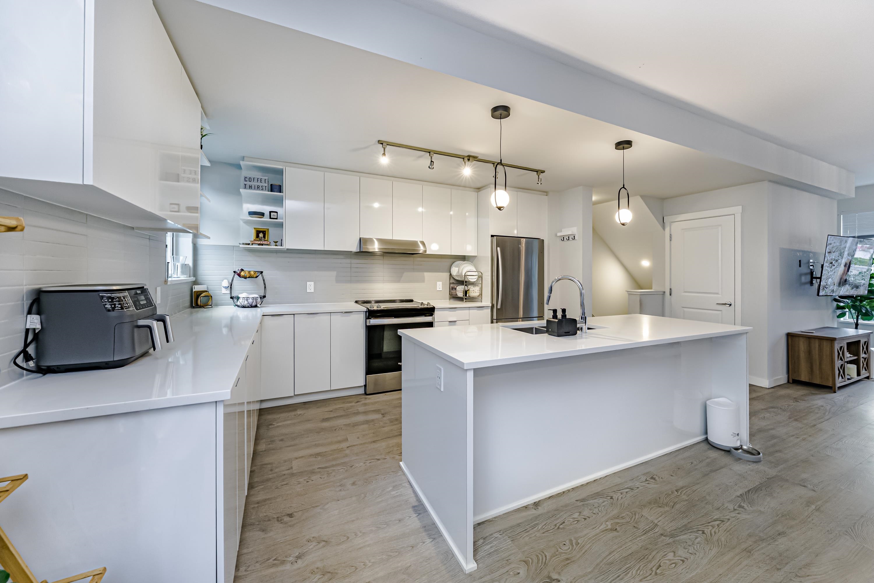 3 15151 EDMUND DRIVE, R3160390, BC,