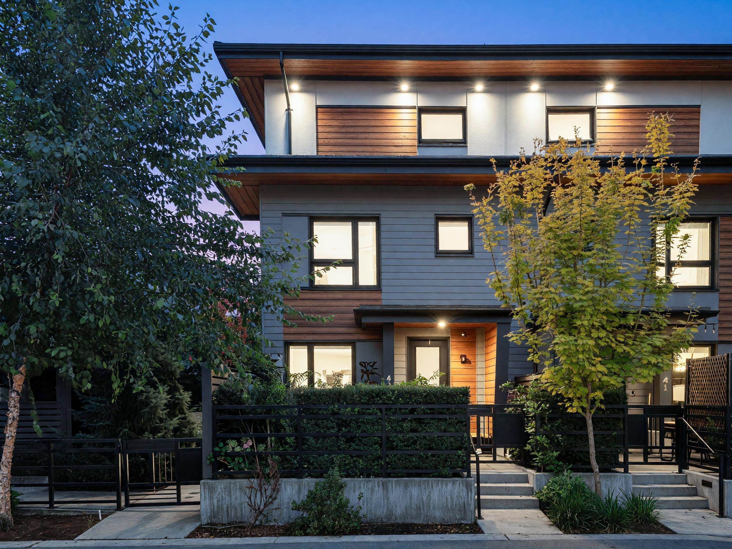 42 528 2ND STREET, R3160405, BC,