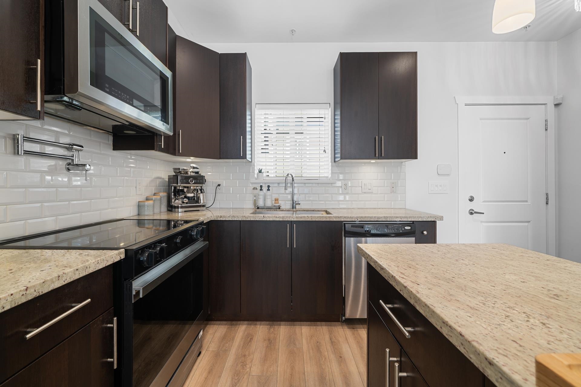 223 368 ELLESMERE AVENUE, R3160793, BC,