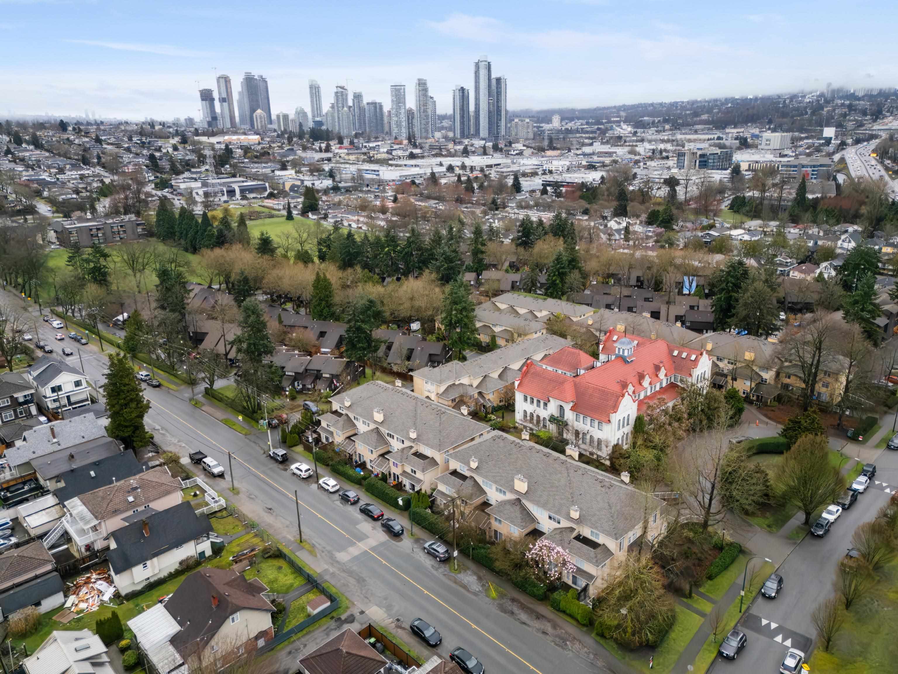 15 3428 ADANAC STREET, R3160848, BC,