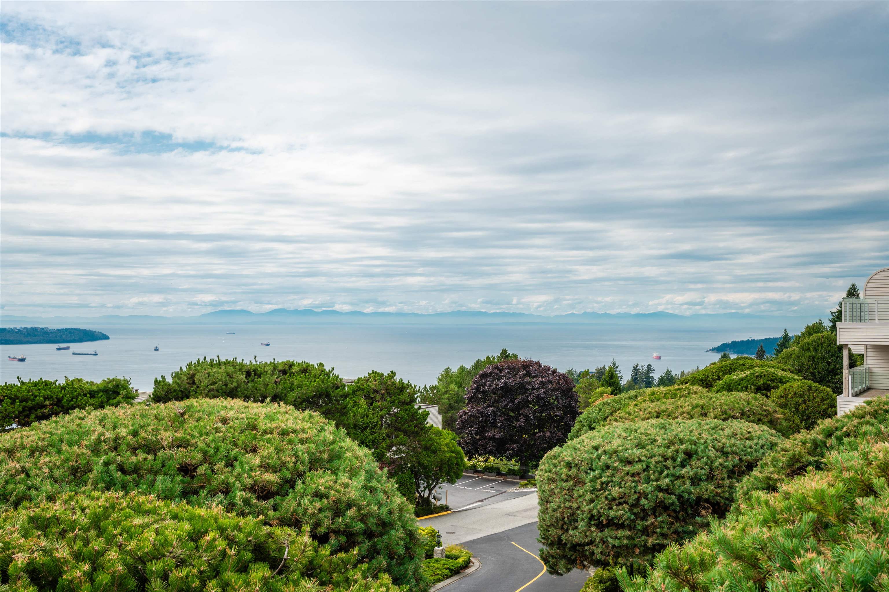 1 2278 FOLKESTONE WAY, R3160980, BC,