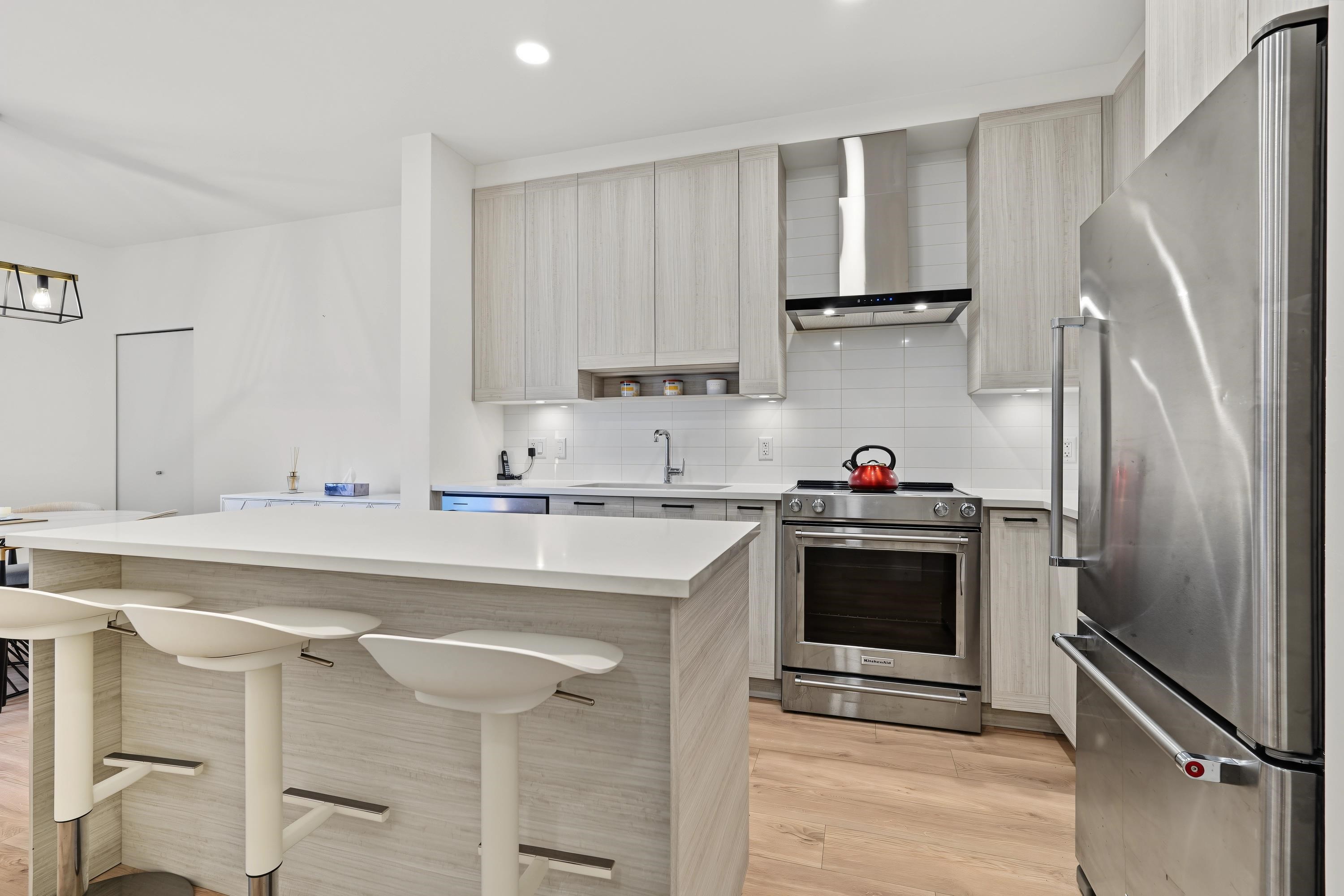 218 7169 14TH AVENUE, R3161172, BC,