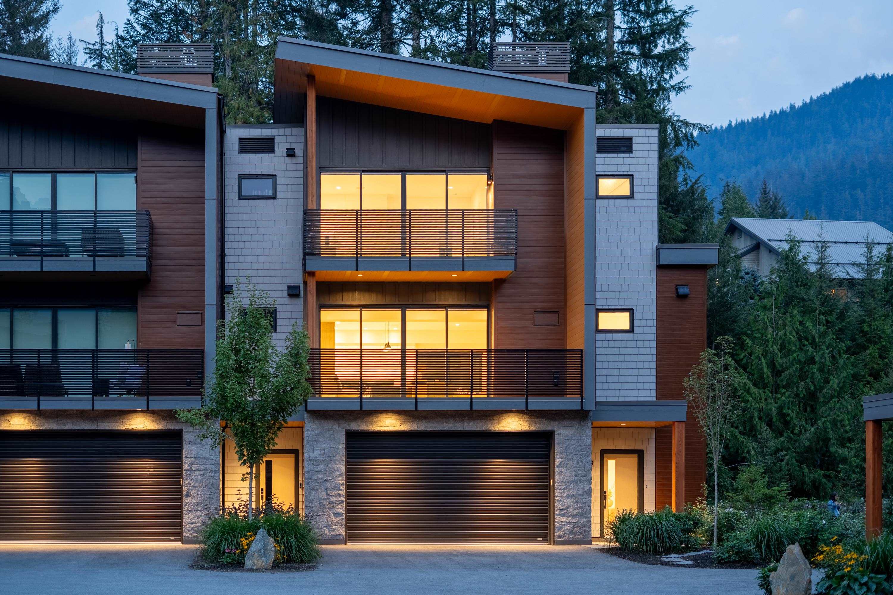 18 2077 GARIBALDI WAY, R3161465, BC,