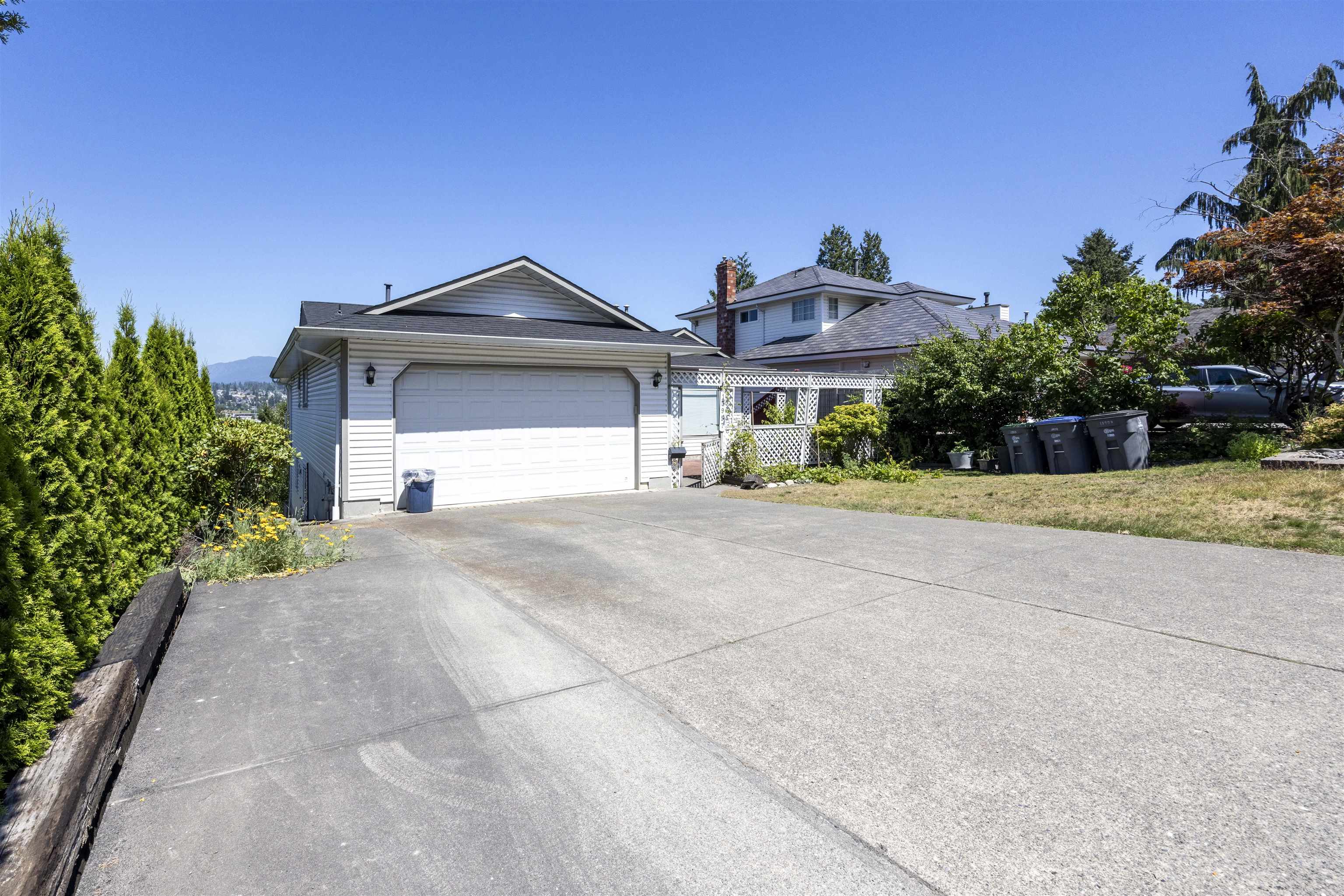 13957 115A AVENUE, Surrey BC V3R 9Y4, R3161763, BC,