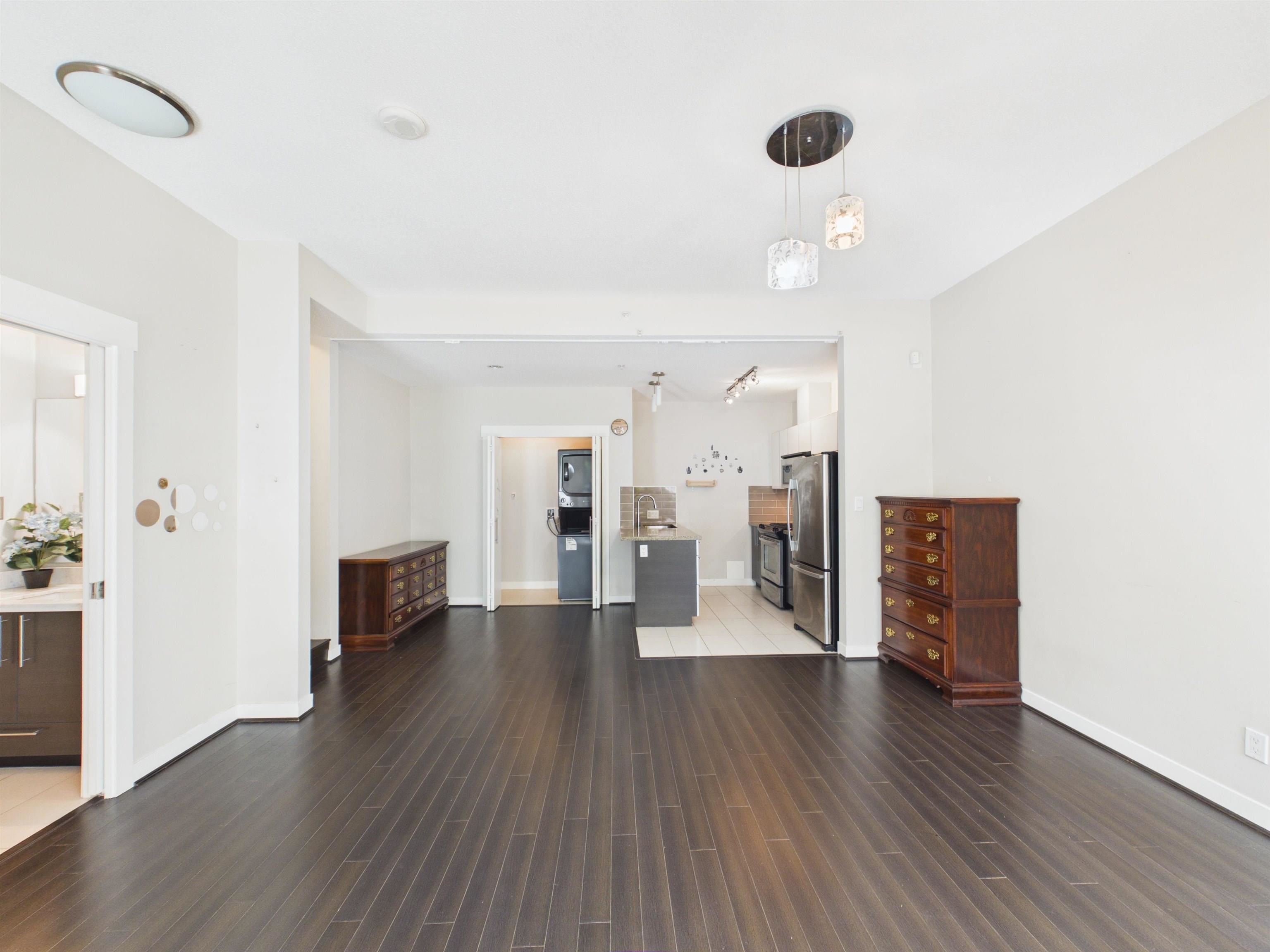 3 6733 BUSWELL STREET, R3161768, BC,