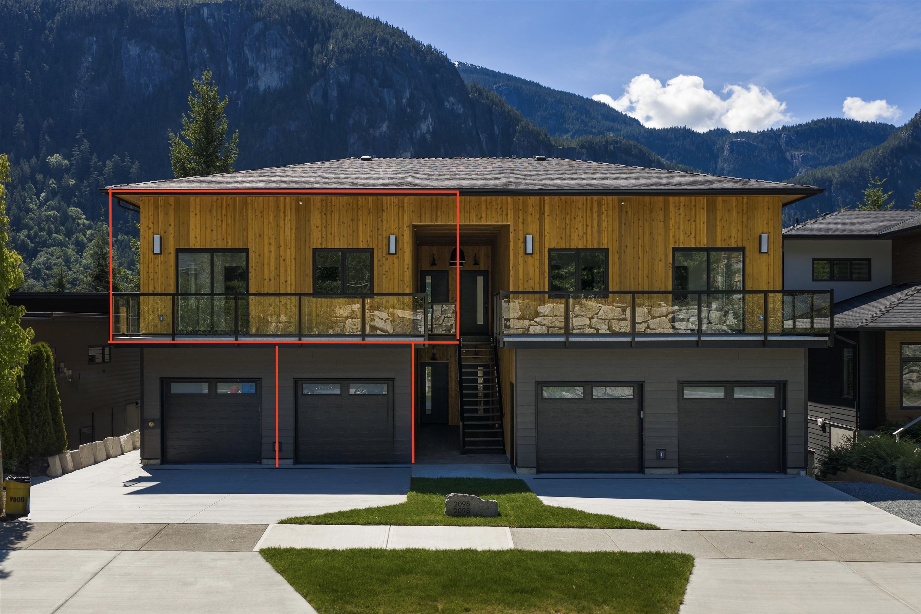2 2098 CRUMPIT WOODS DRIVE, R3161803, BC,