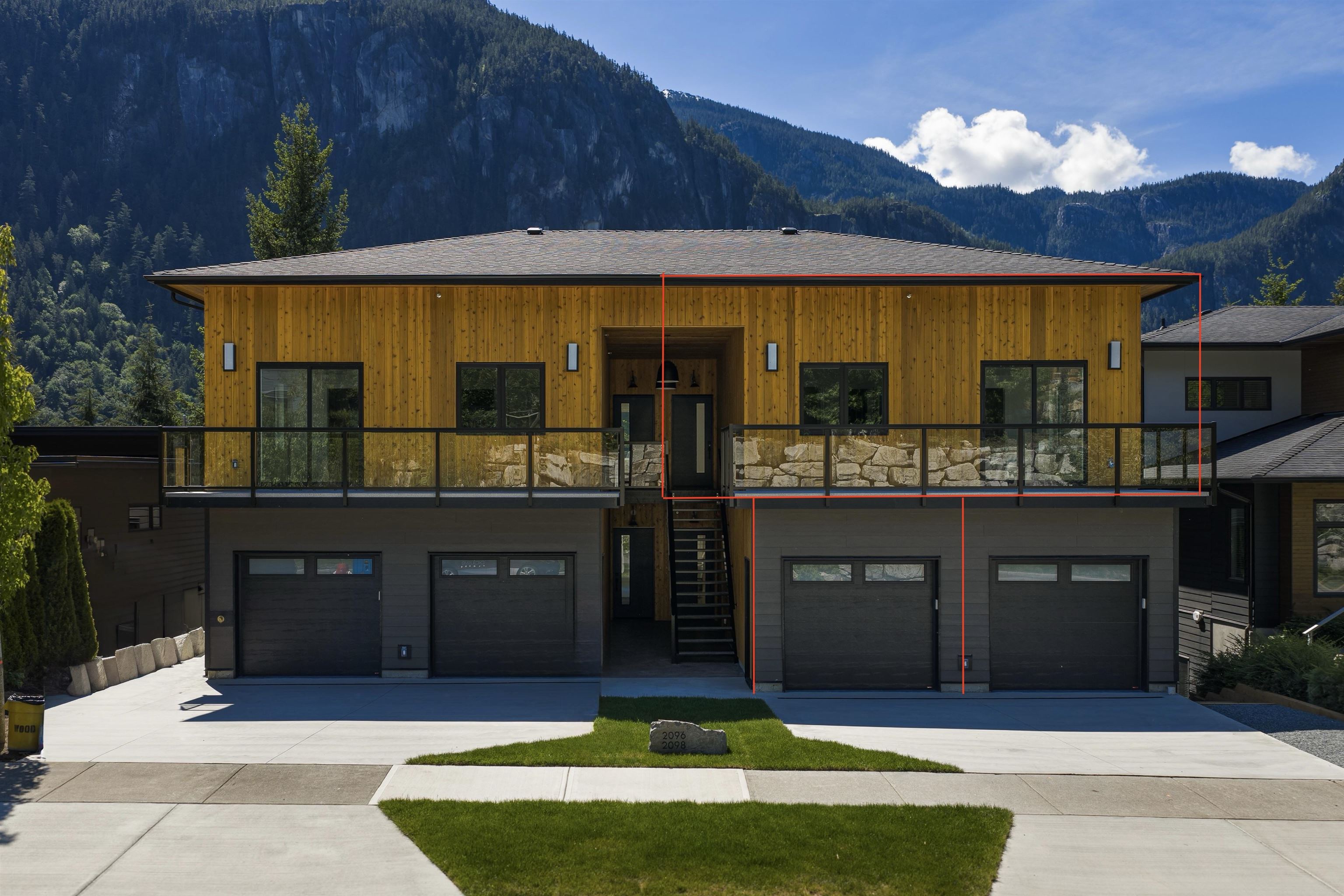 2 2096 CRUMPIT WOODS DRIVE, R3161809, BC,