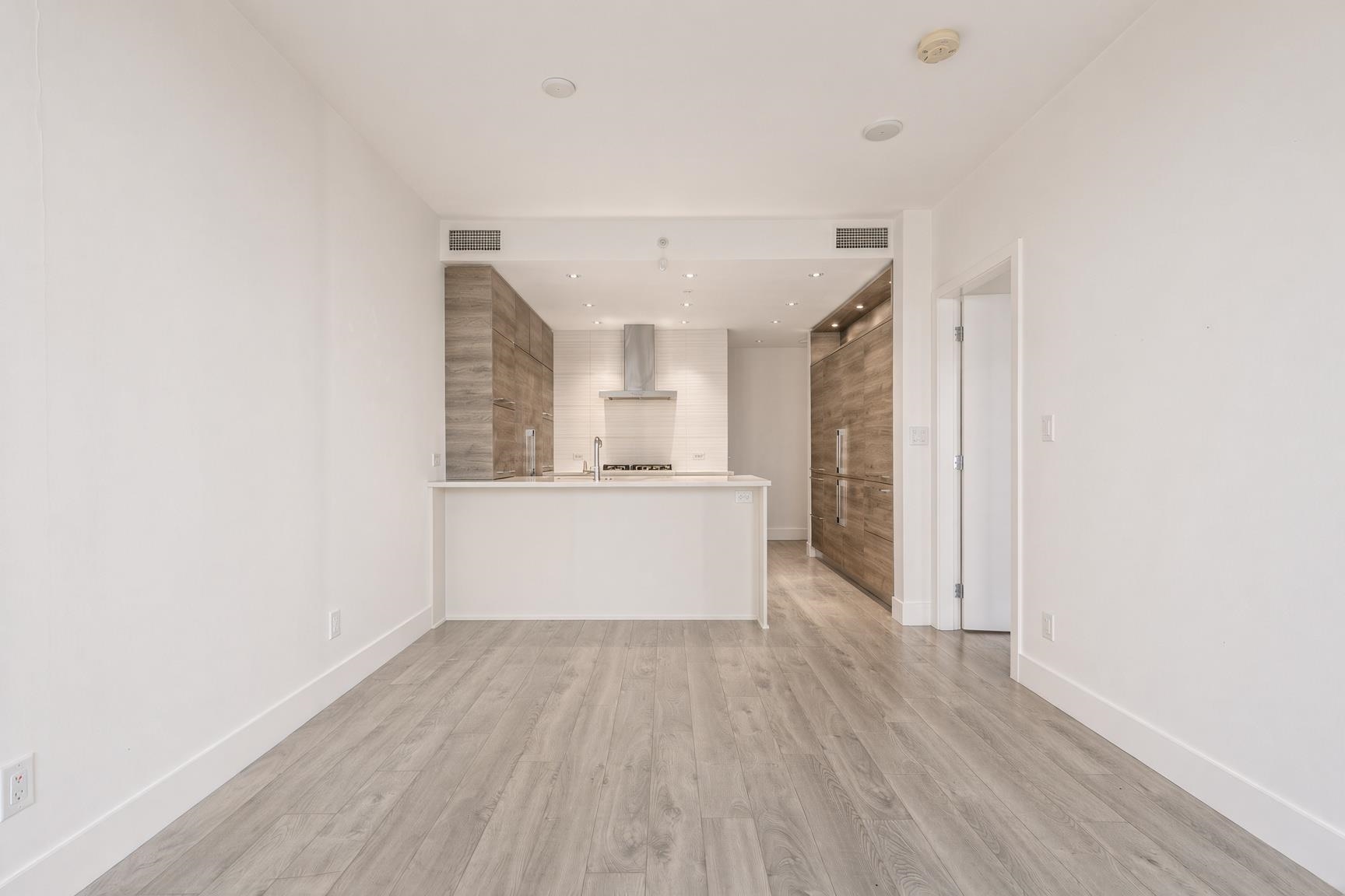 1403 7388 KINGSWAY, R3161925, BC,
