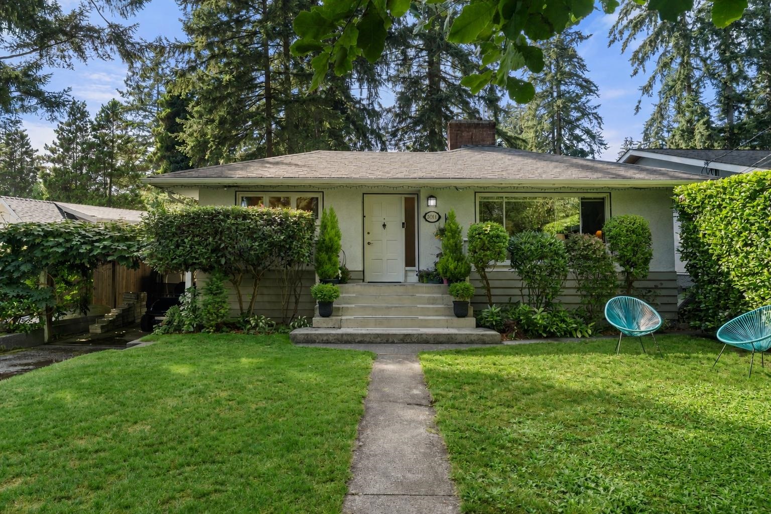 2011 BRIDGMAN AVENUE, North Vancouver BC V7P 2T7, R3161949, BC,