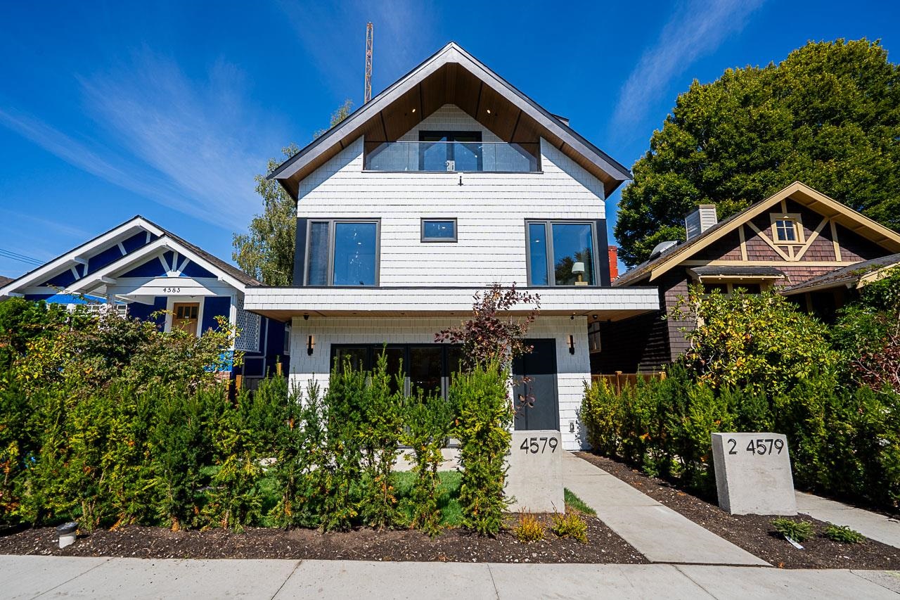 1 4579 11TH AVE AVENUE, R3162140, BC,