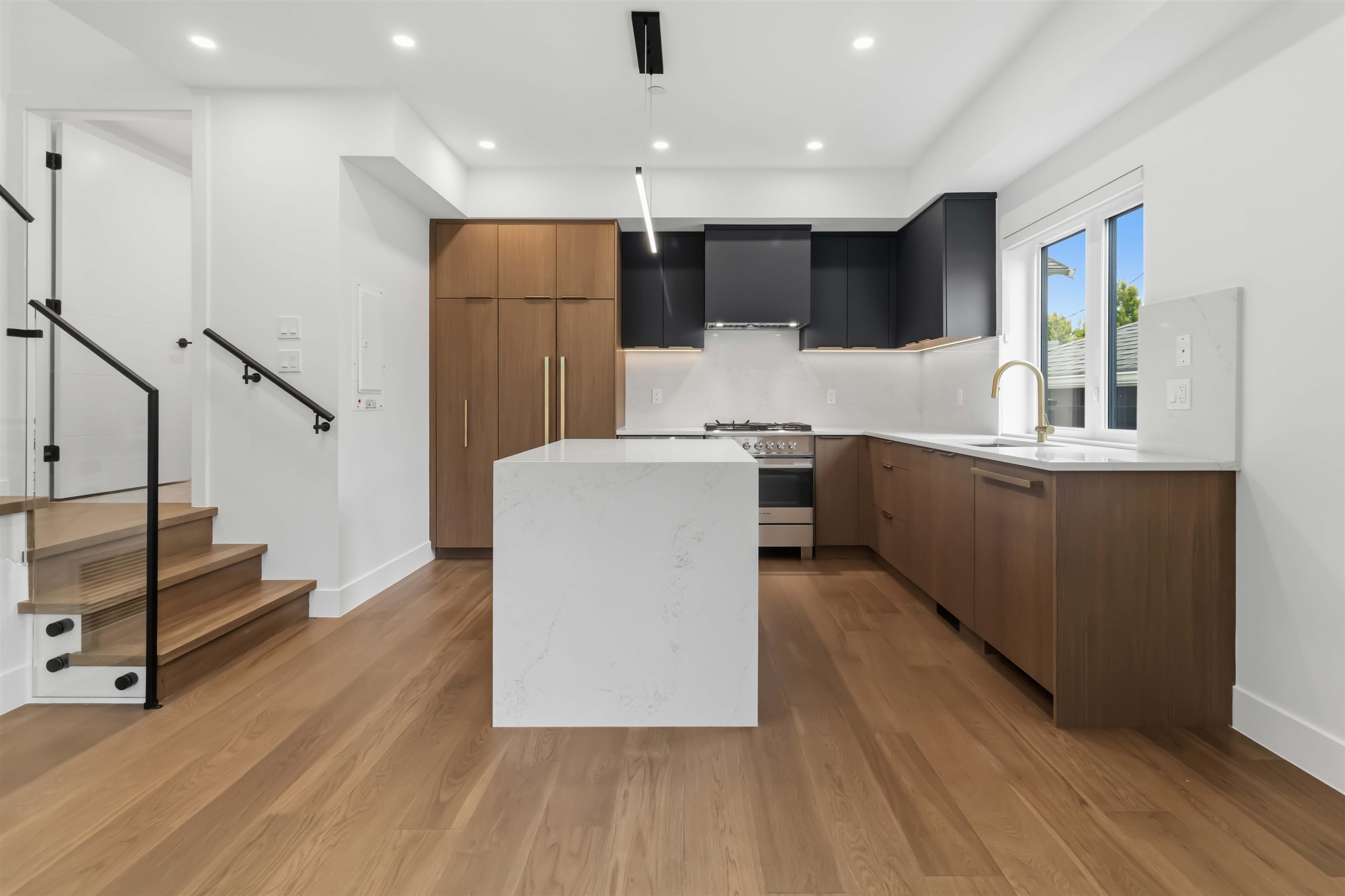 2 552 KASLO STREET, R3162161, BC,