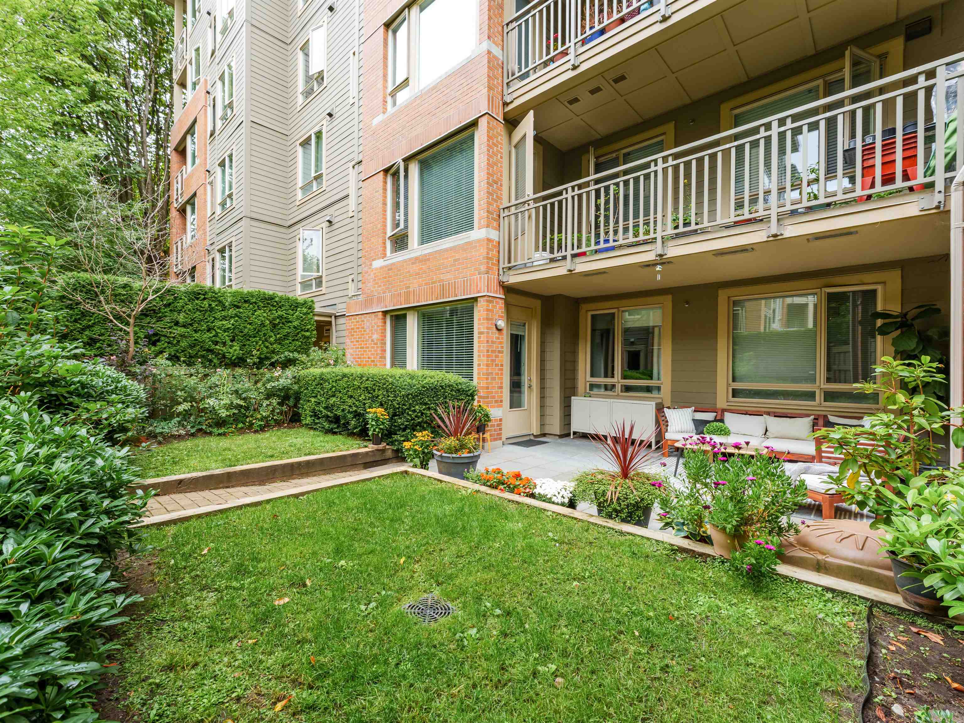 G11 139 22ND STREET, R3162191, BC,