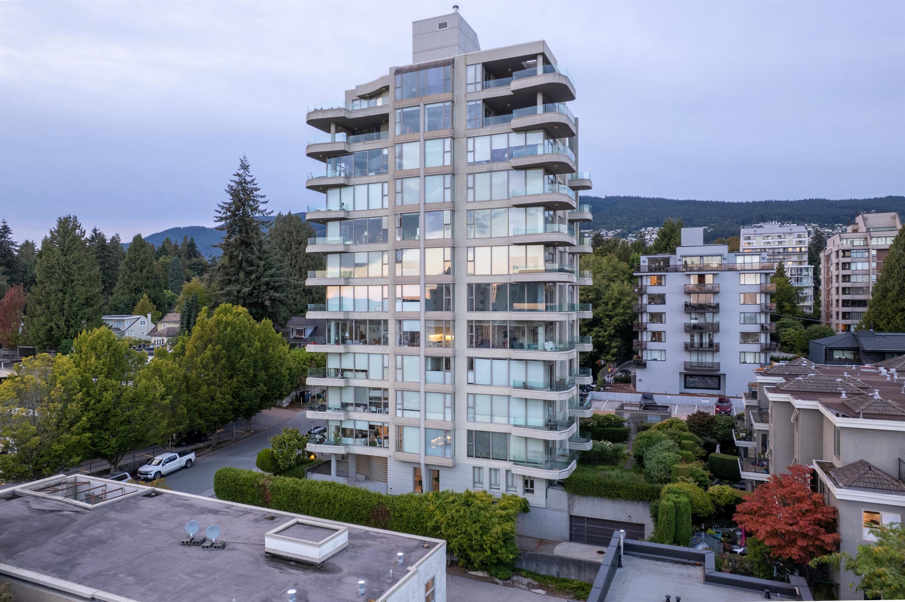 502 570 18TH STREET, R3162237, BC,