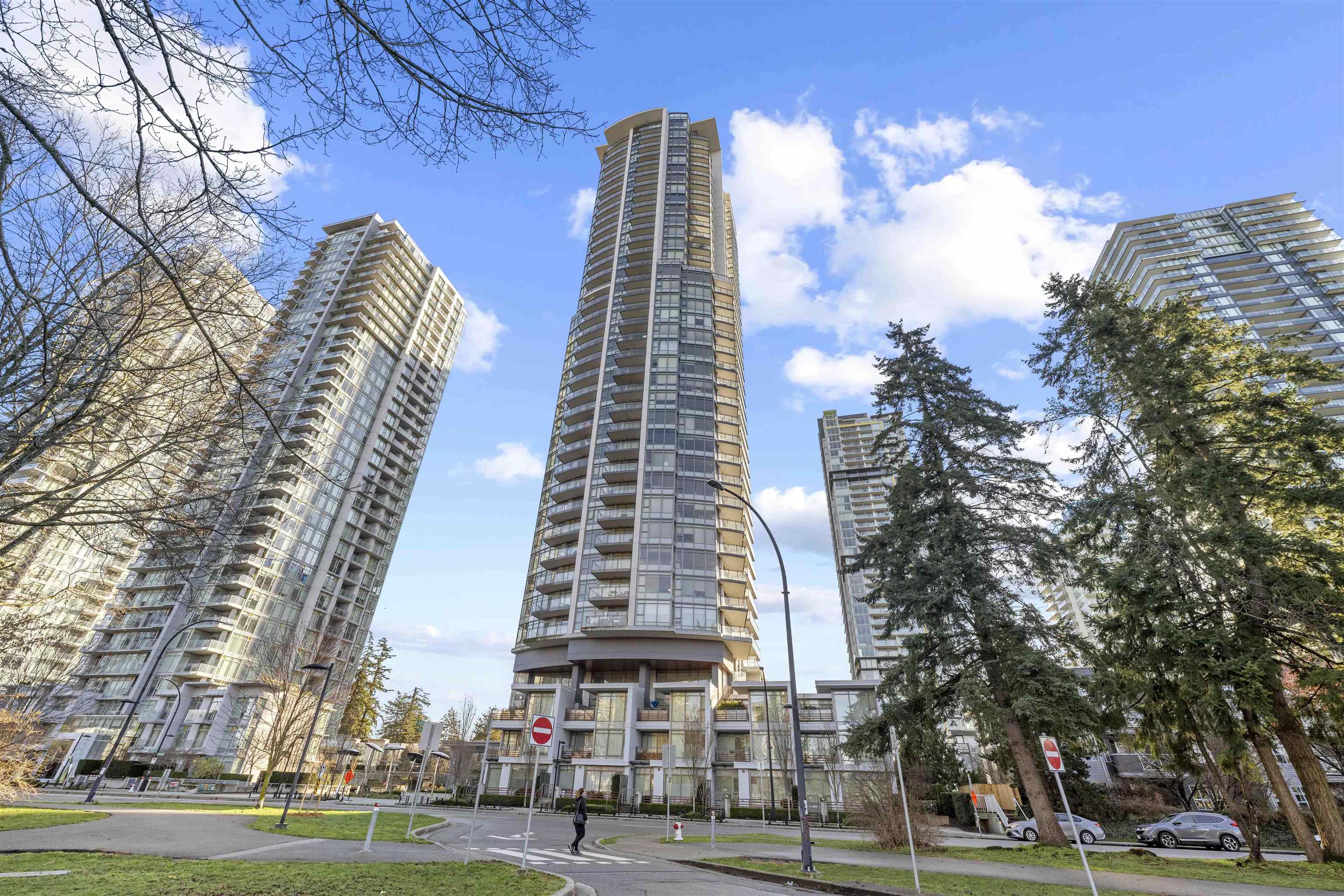 3705 4900 LENNOX LANE, R3162322, BC,
