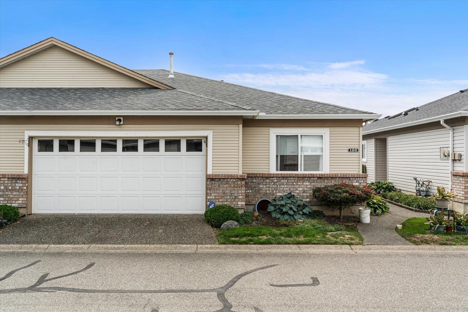 186 8485 YOUNG ROAD, R3162358, BC,