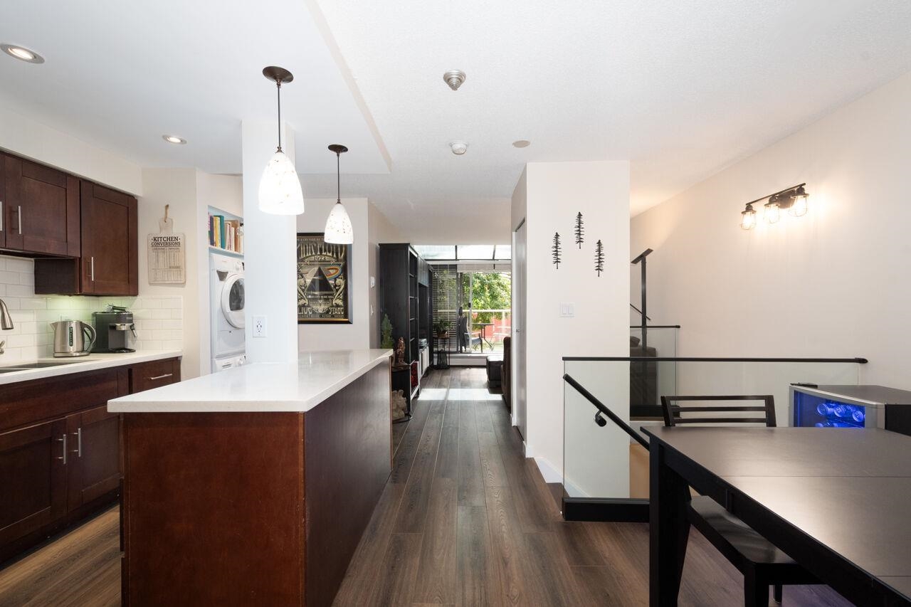 104 812 MILTON STREET, R3162547, BC,