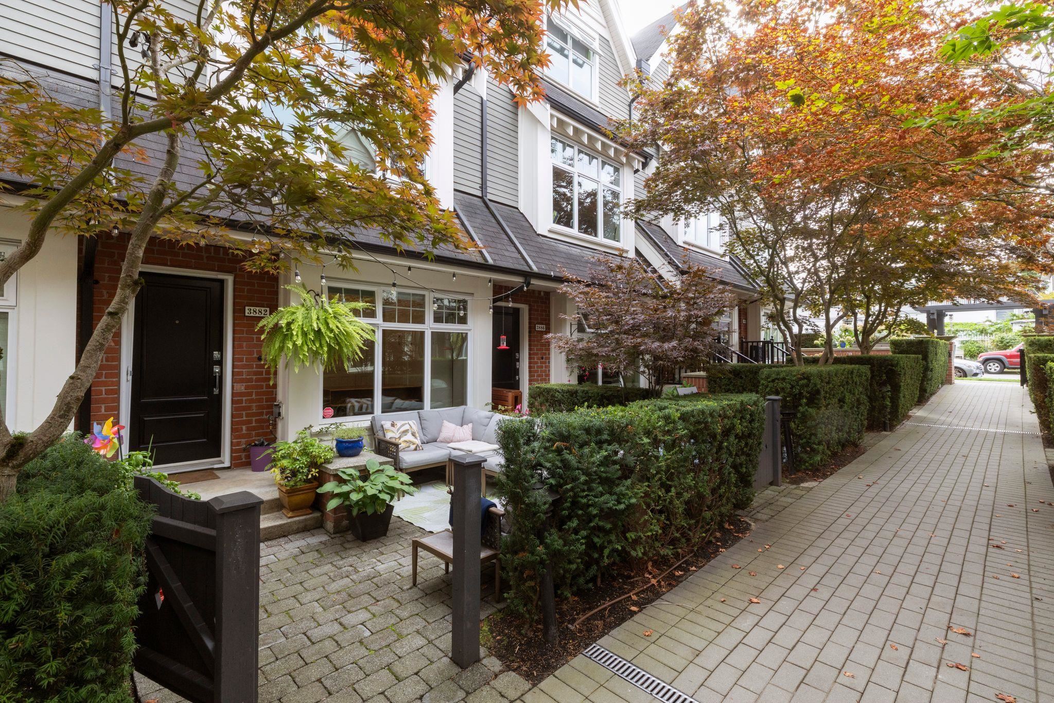 3882 WELWYN STREET, Vancouver BC V5N 3Y9, R3162573, BC,