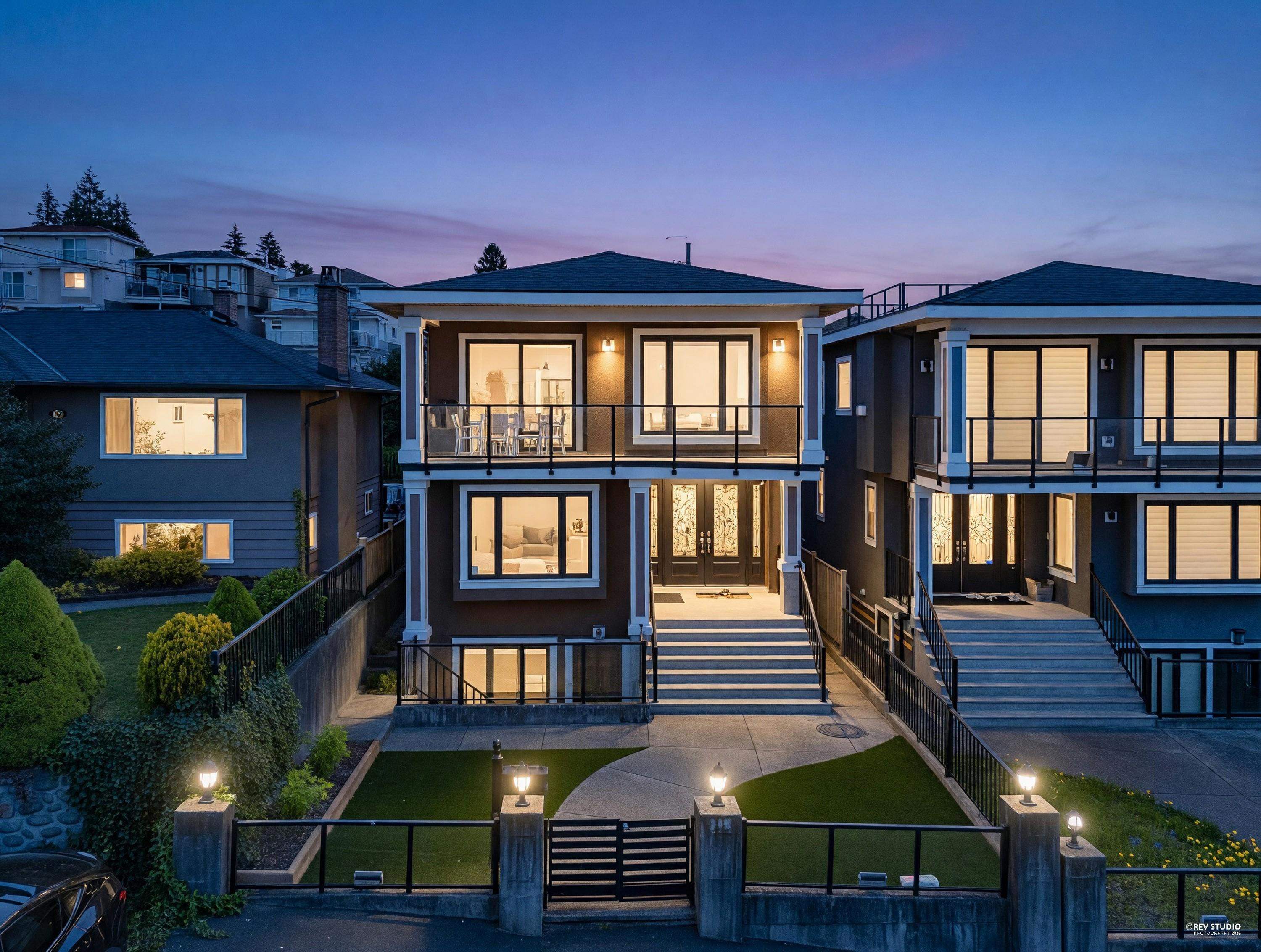 118 N GLYNDE AVENUE, Burnaby BC V5B 1G7, R3162606, BC,
