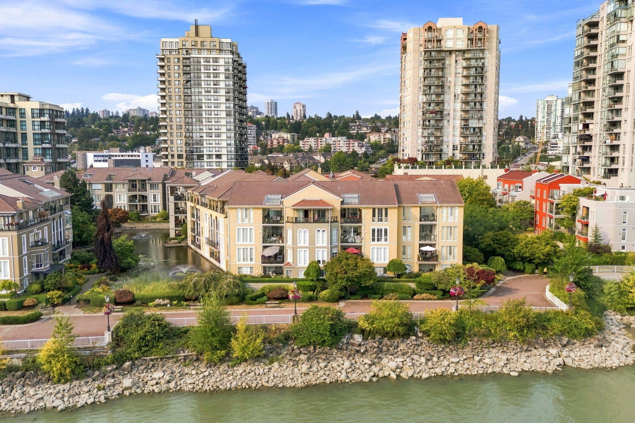 411 3 RENAISSANCE SQUARE, R3162659, BC,
