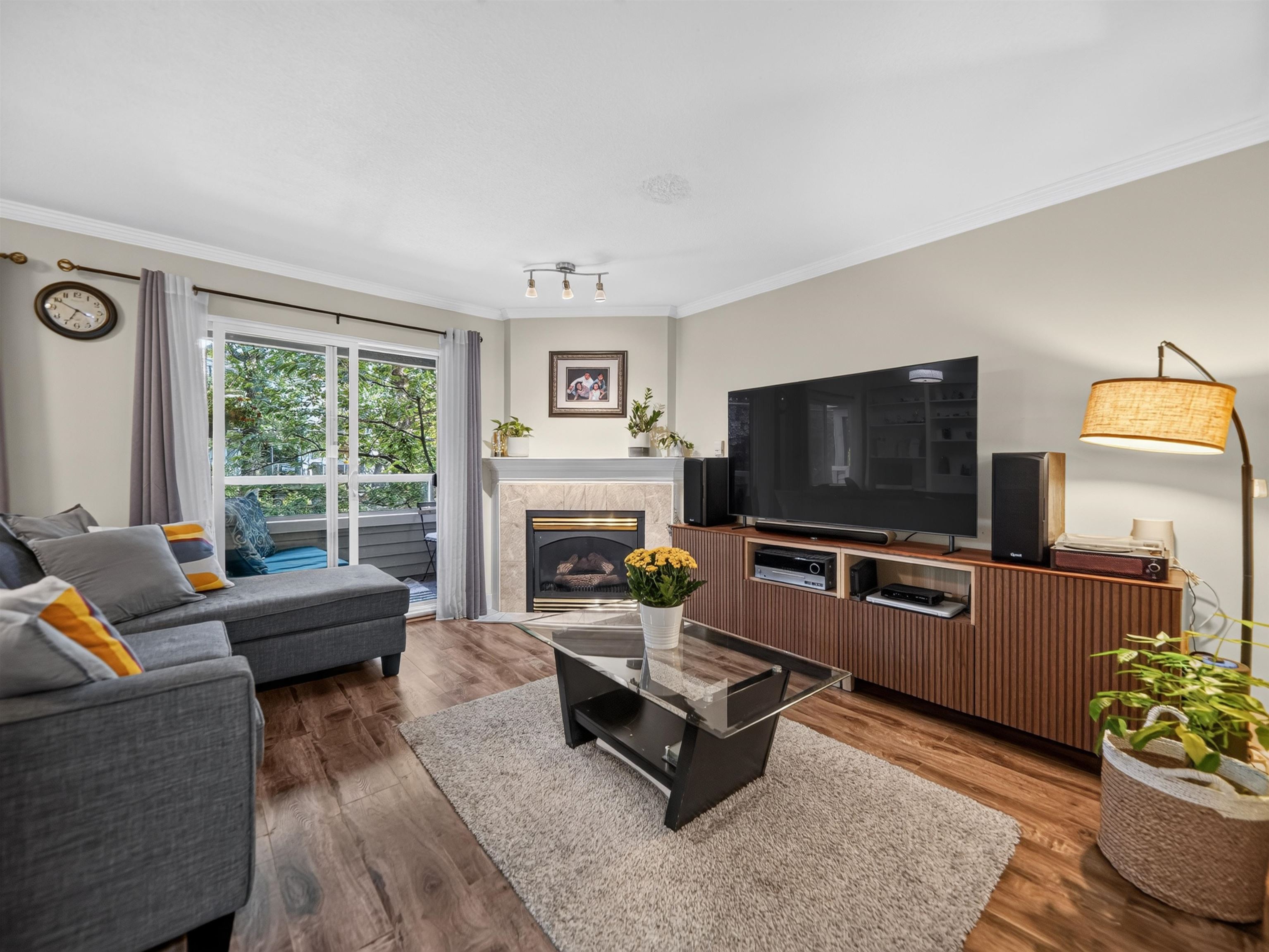 7 828 16TH STREET, R3162923, BC,