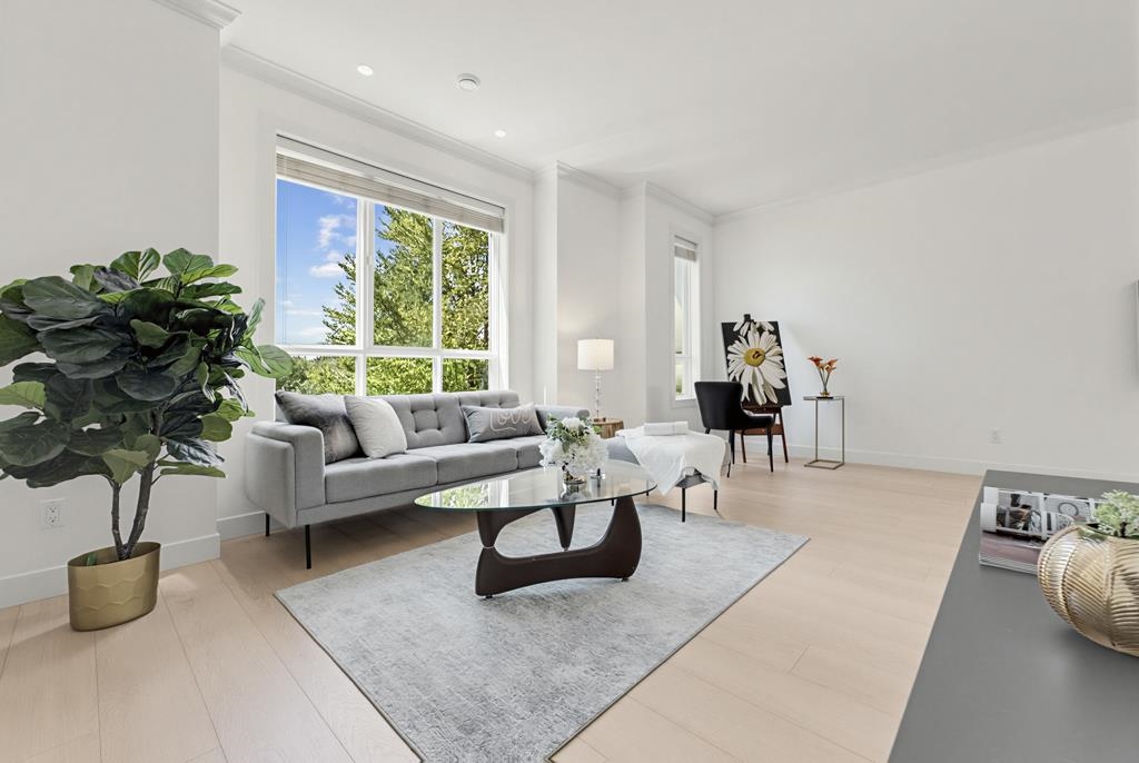 4 7140 RAILWAY AVENUE, R3163158, BC,