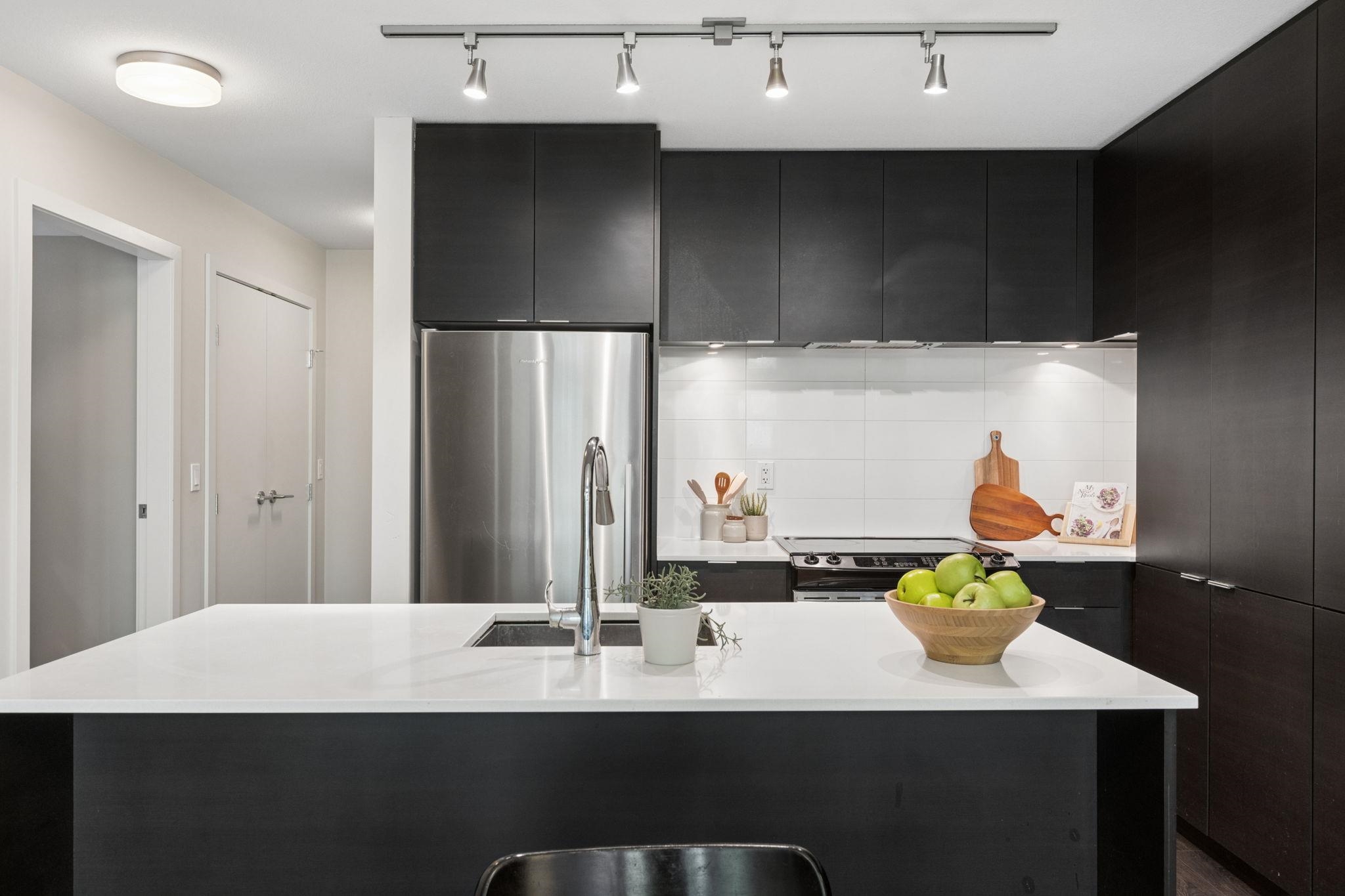 506 1679 LLOYD AVENUE, R3163392, BC,