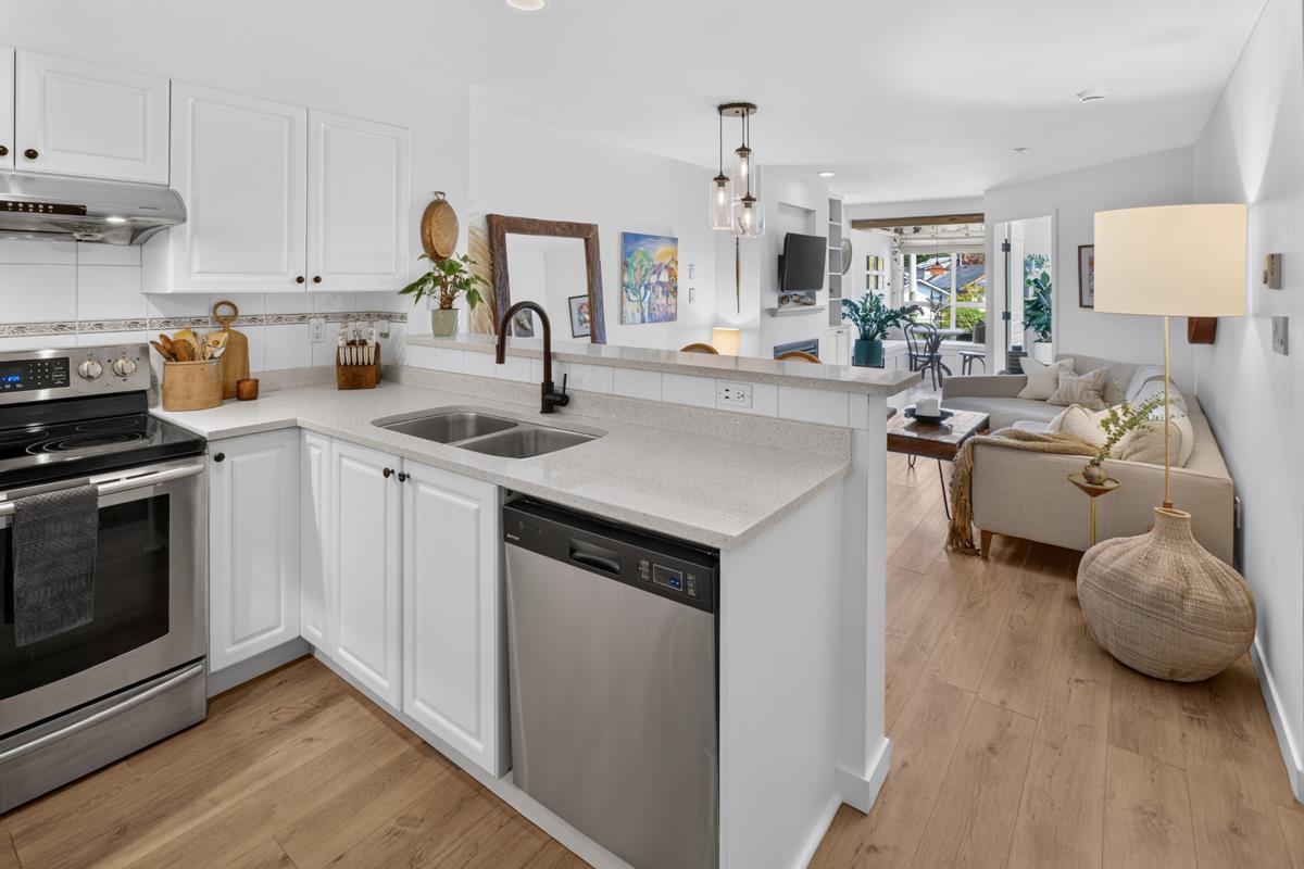 309 760 KINGSWAY, R3163957, BC,