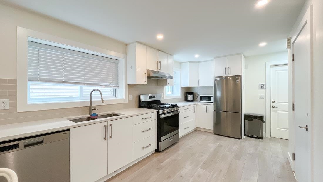 Ground Level 320 57TH AVENUE, R3164039, BC,