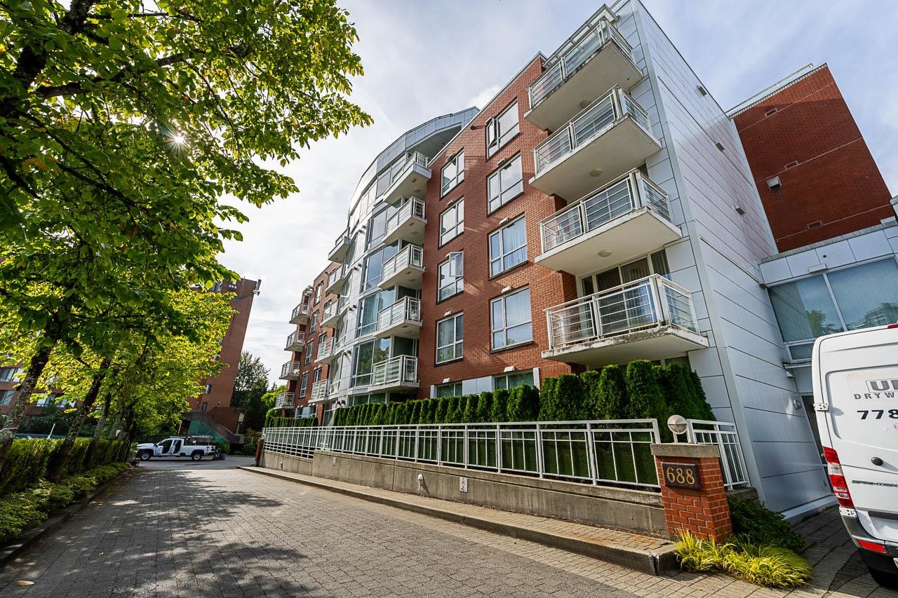 405 688 FAIRCHILD ROAD, R3164128, BC,