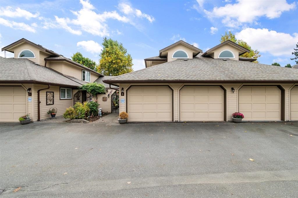 3 9515 WOODBINE STREET, R3164175, BC,